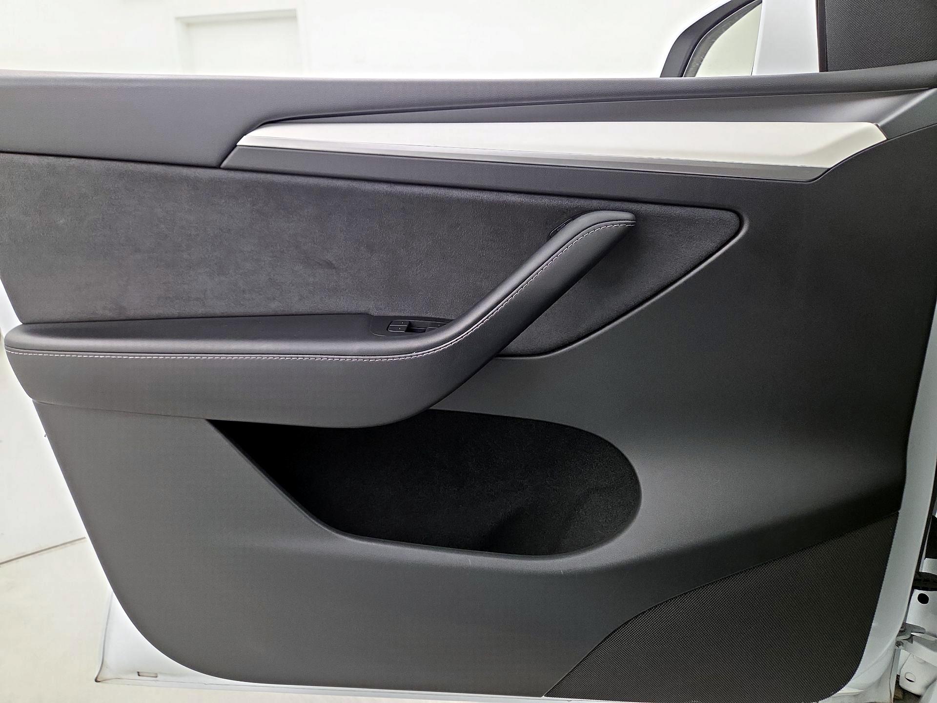 Thumbnail: 2023 Tesla Model Y - 12