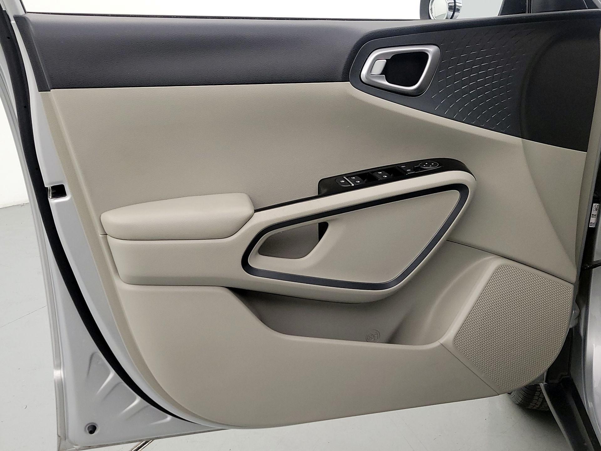 Thumbnail: 2020 Kia Soul - 12