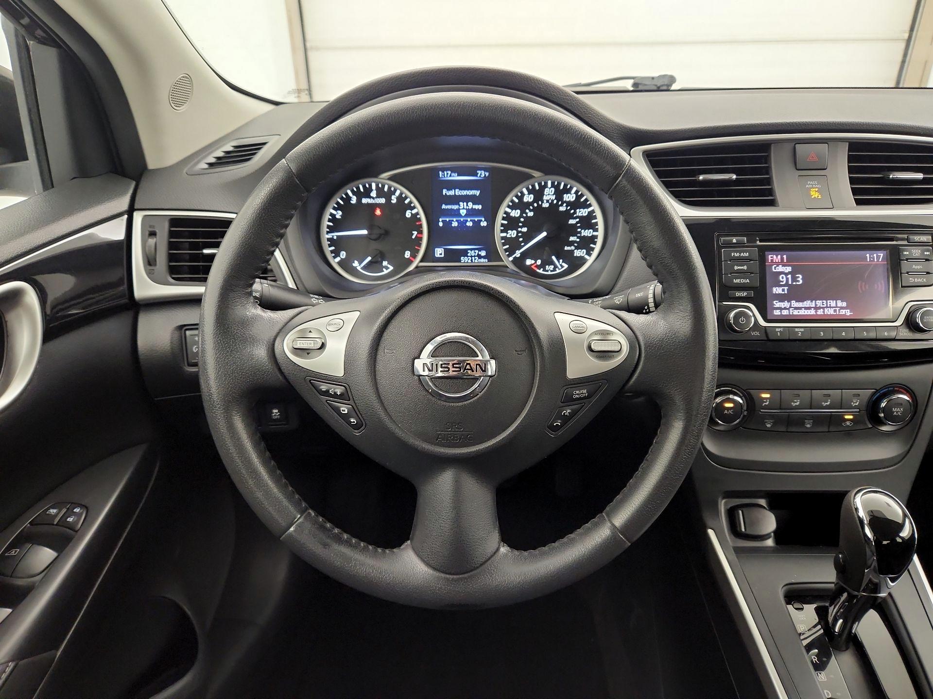 Thumbnail: 2016 Nissan Sentra - 10