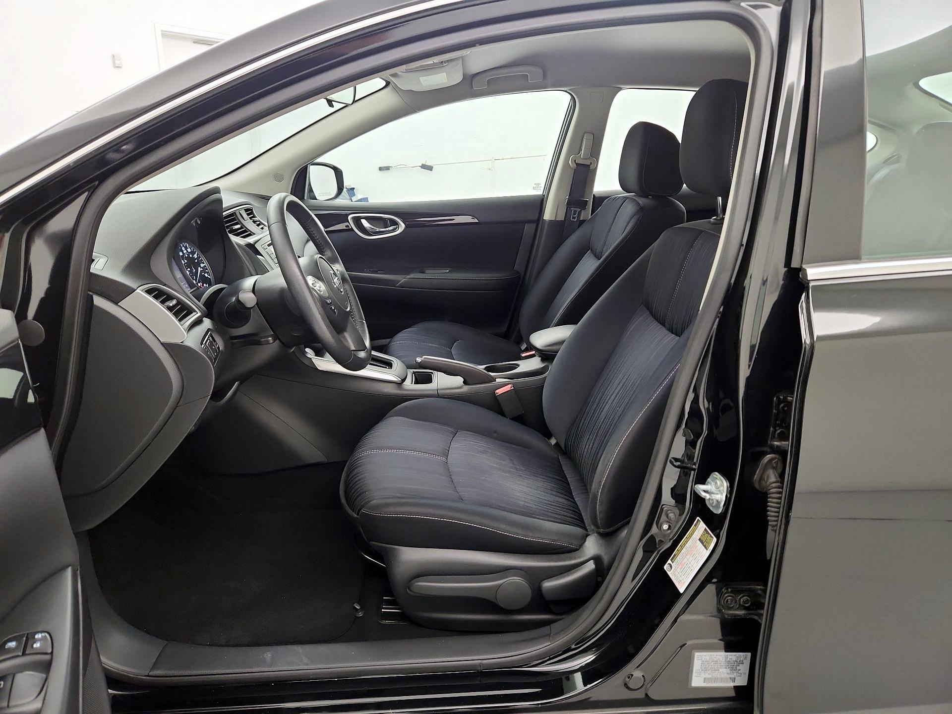 Thumbnail: 2016 Nissan Sentra - 11