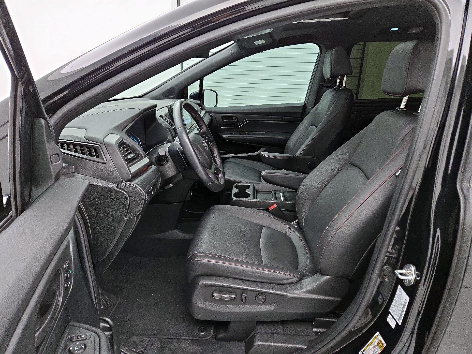 Thumbnail: 2023 Honda Odyssey - 11