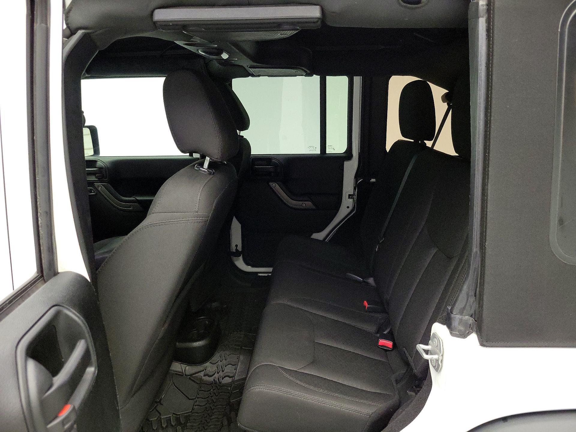 Thumbnail: 2018 Jeep Wrangler - 17