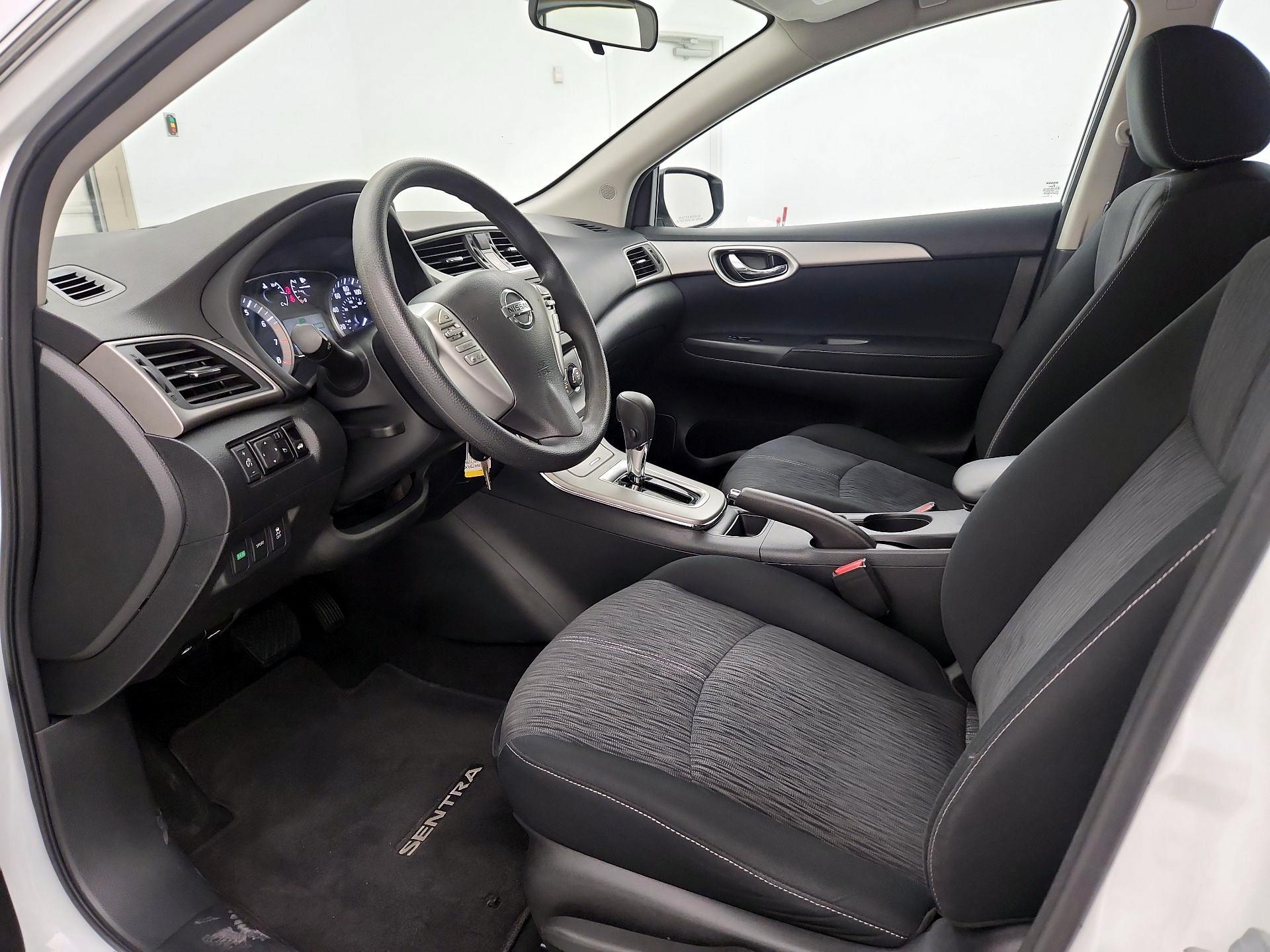 Thumbnail: 2014 Nissan Sentra - 11