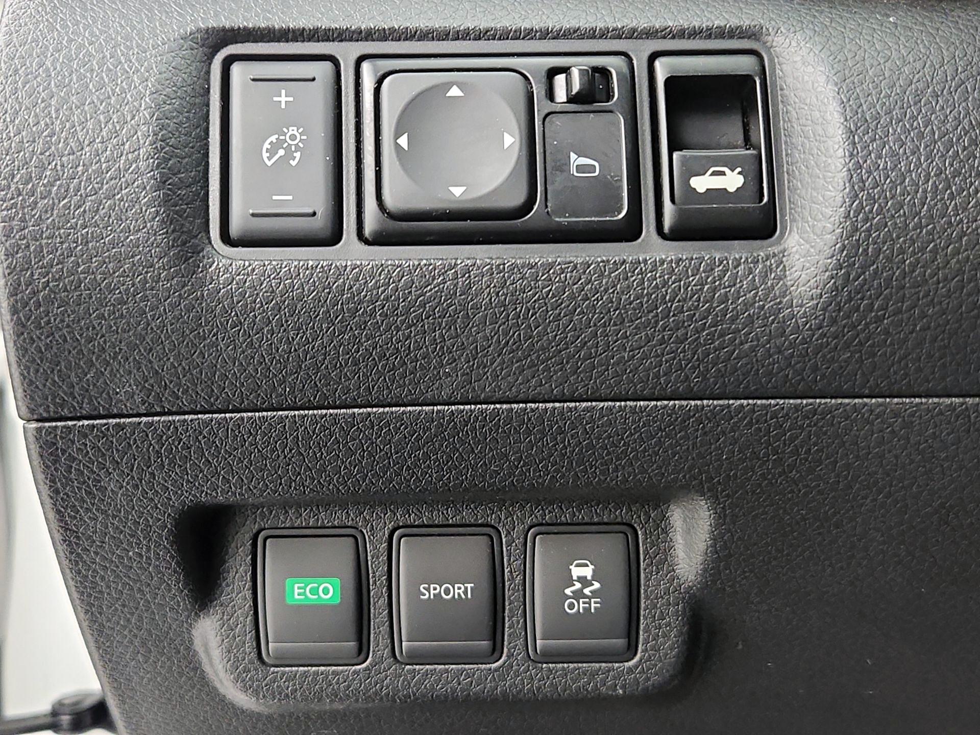 Thumbnail: 2014 Nissan Sentra - 13