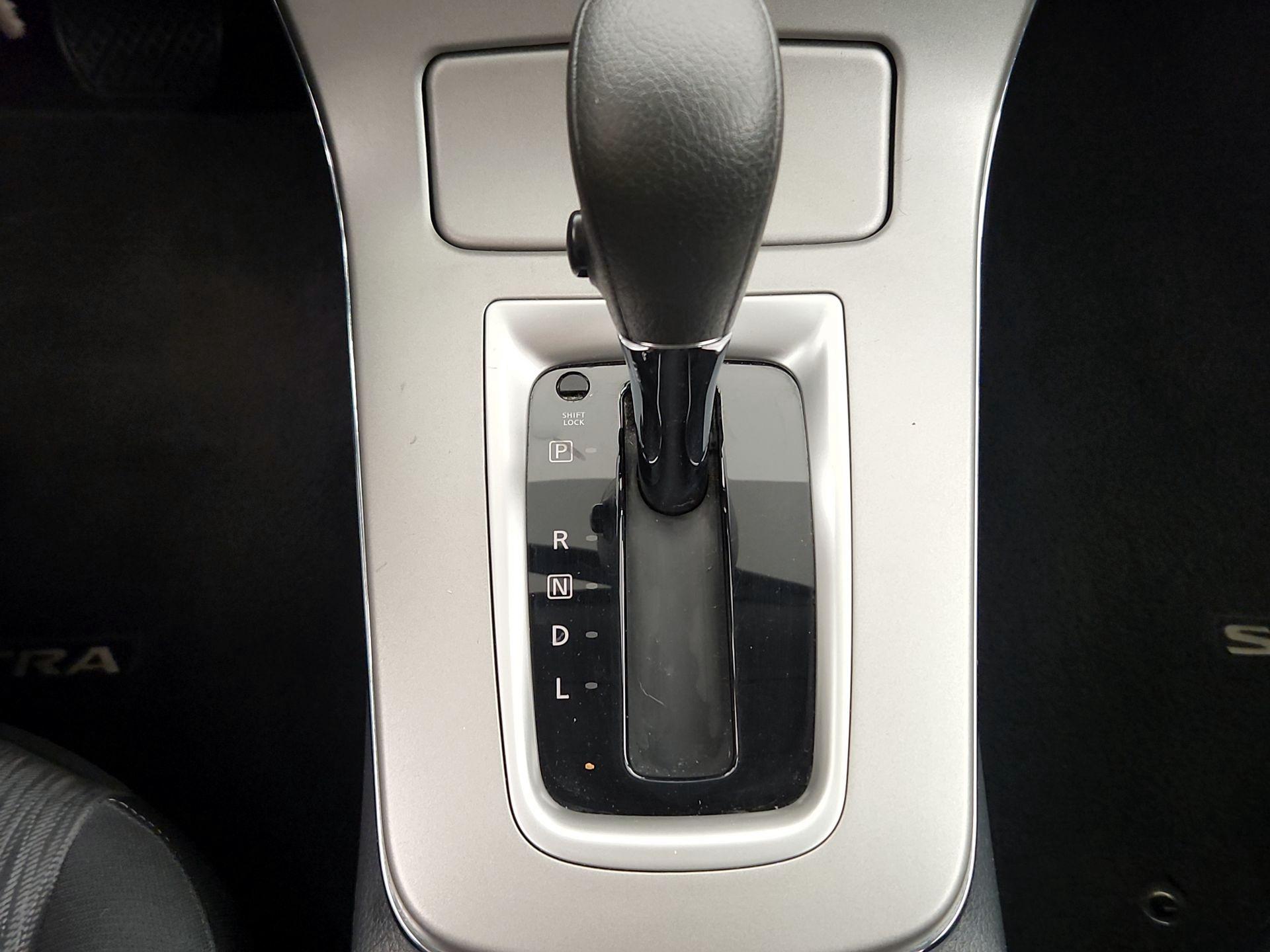 Thumbnail: 2014 Nissan Sentra - 16