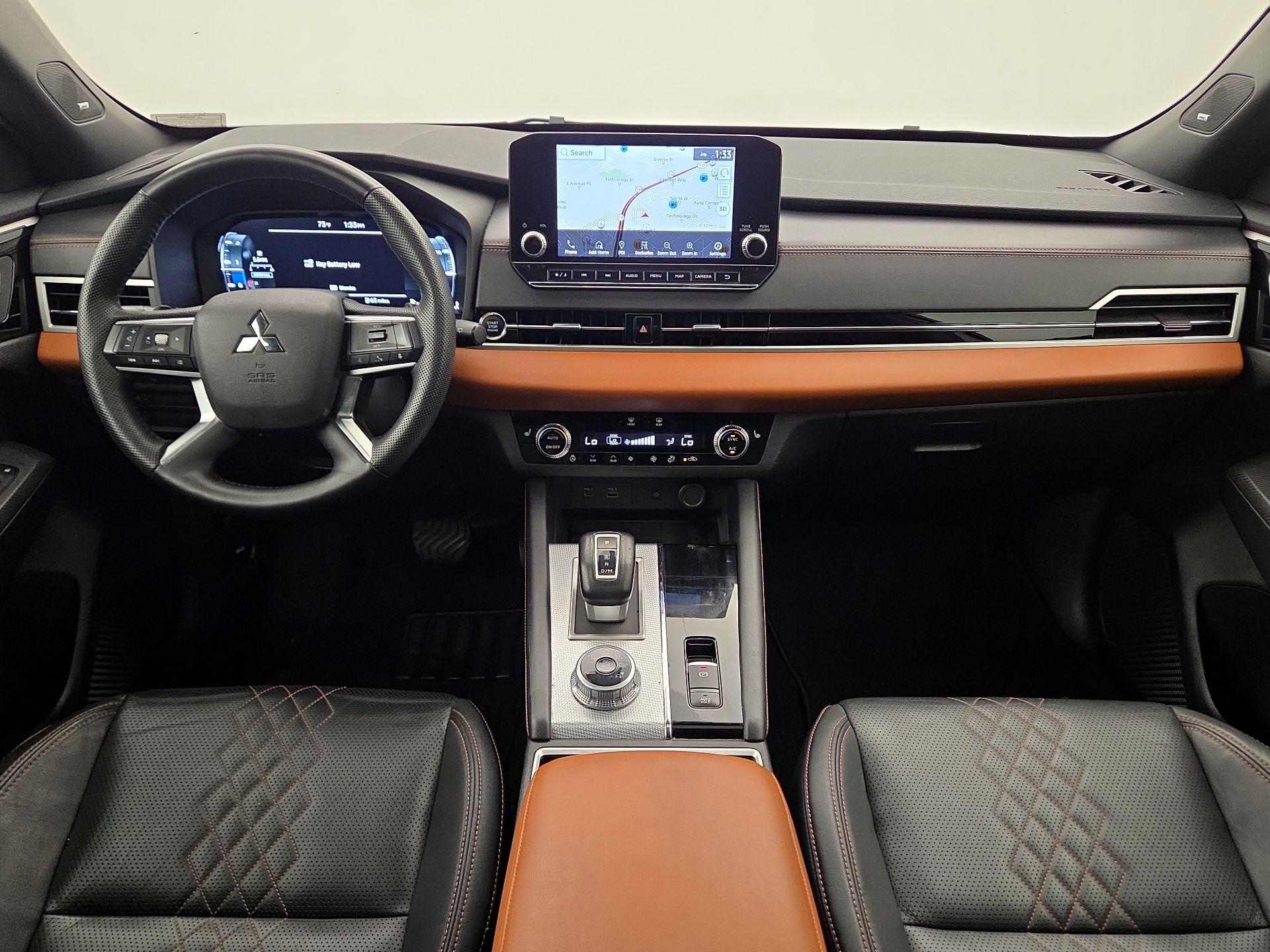 Thumbnail: 2023 Mitsubishi Outlander - 9