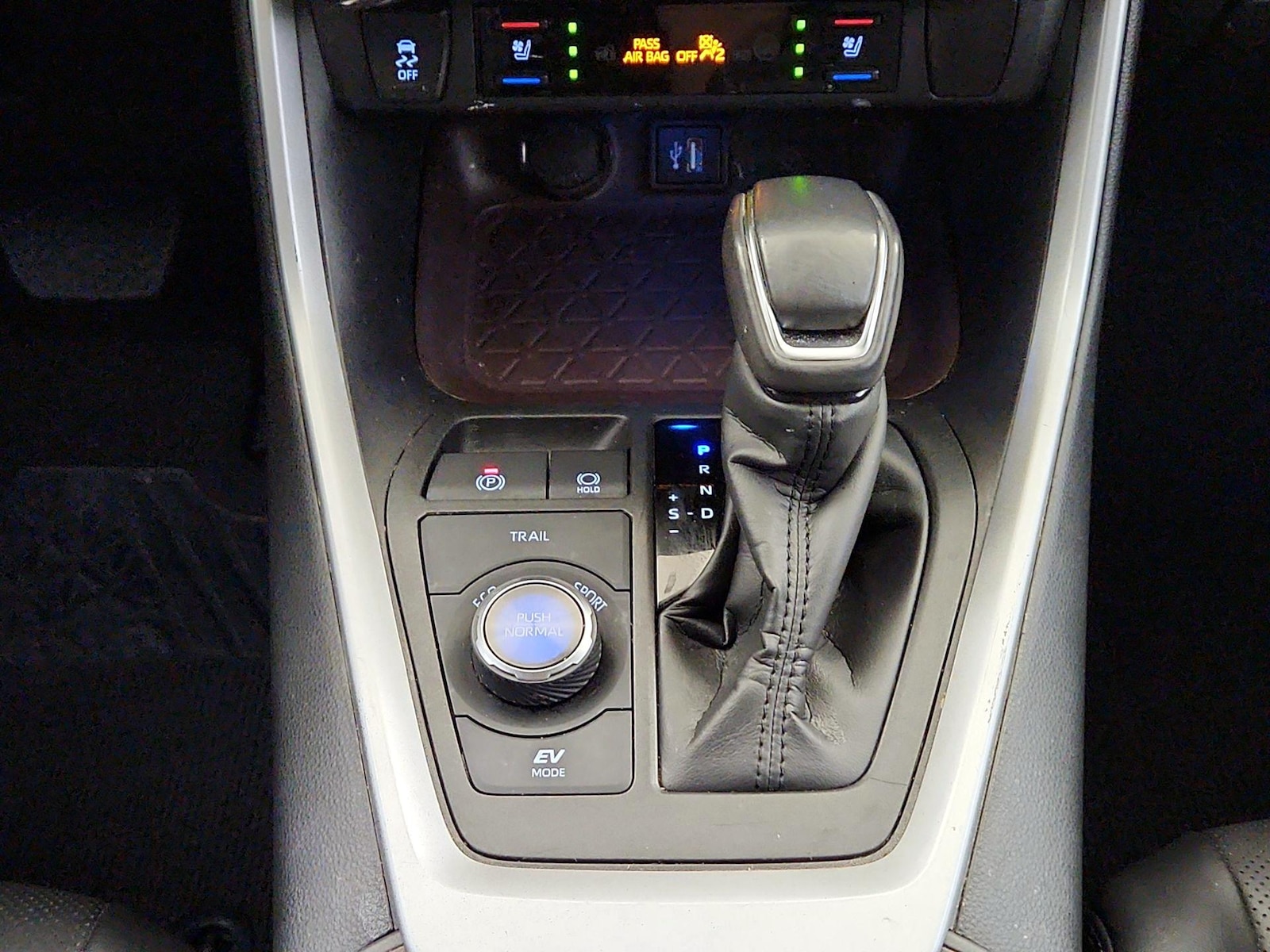 2024 Toyota RAV4 Limited - Photo 18