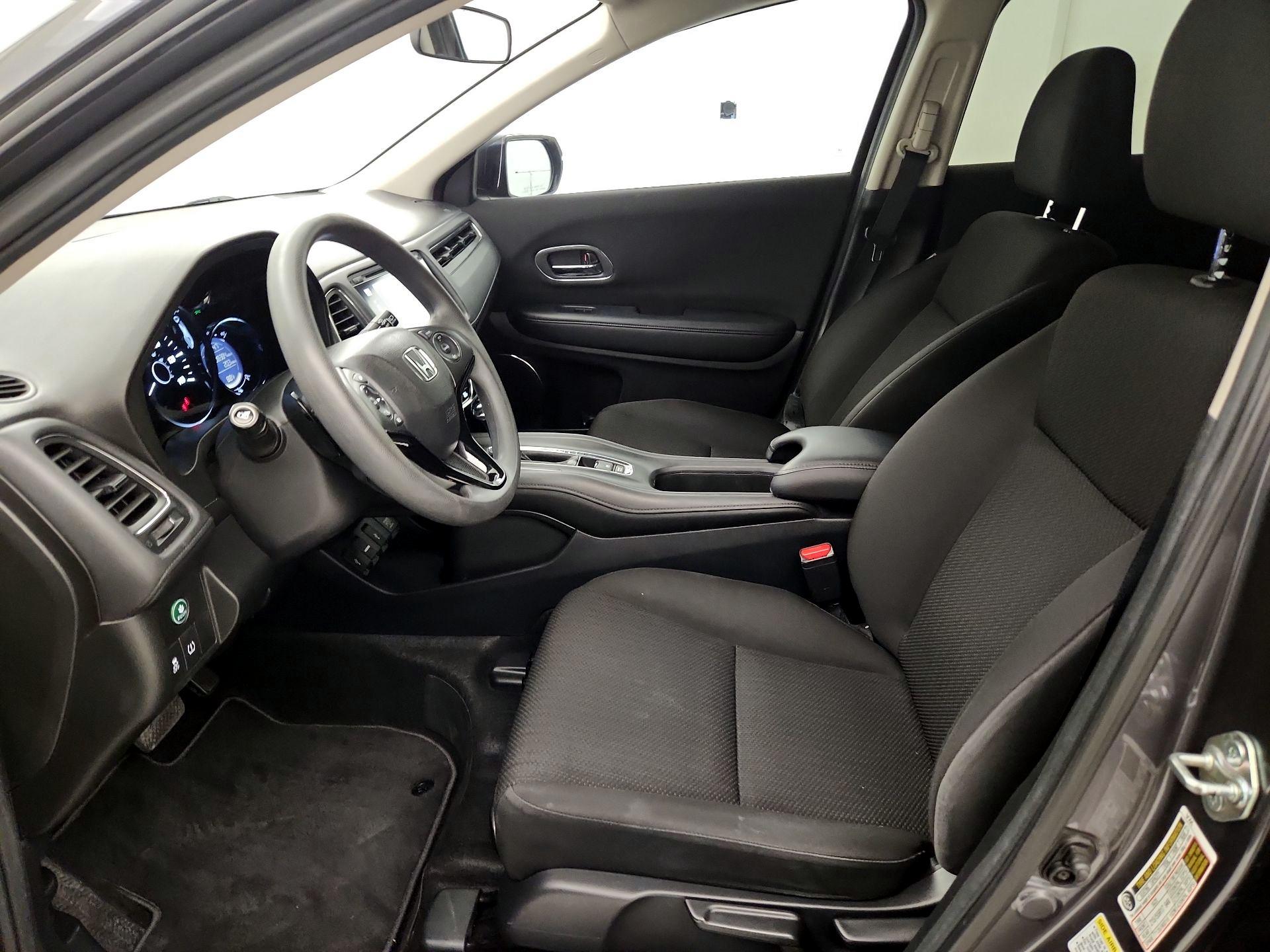 Thumbnail: 2016 Honda HR-V - 11