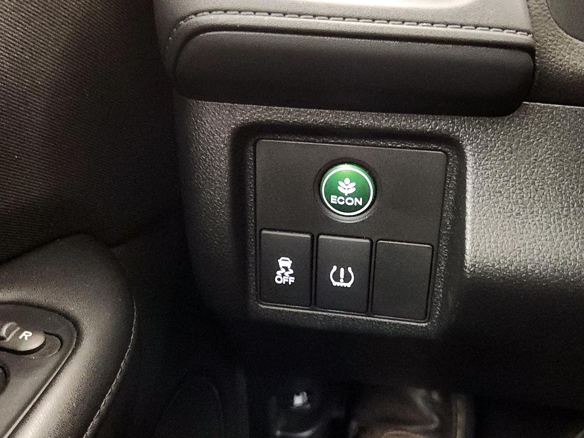 Thumbnail: 2016 Honda HR-V - 13