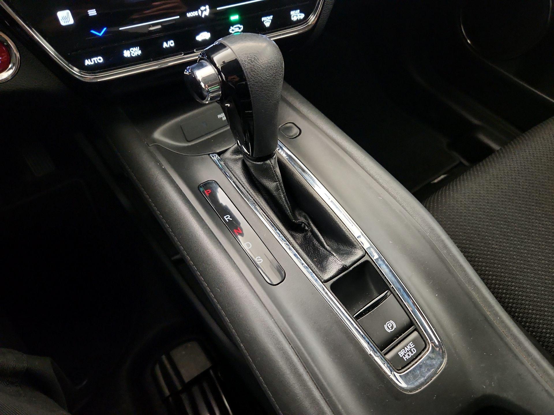 Thumbnail: 2016 Honda HR-V - 17