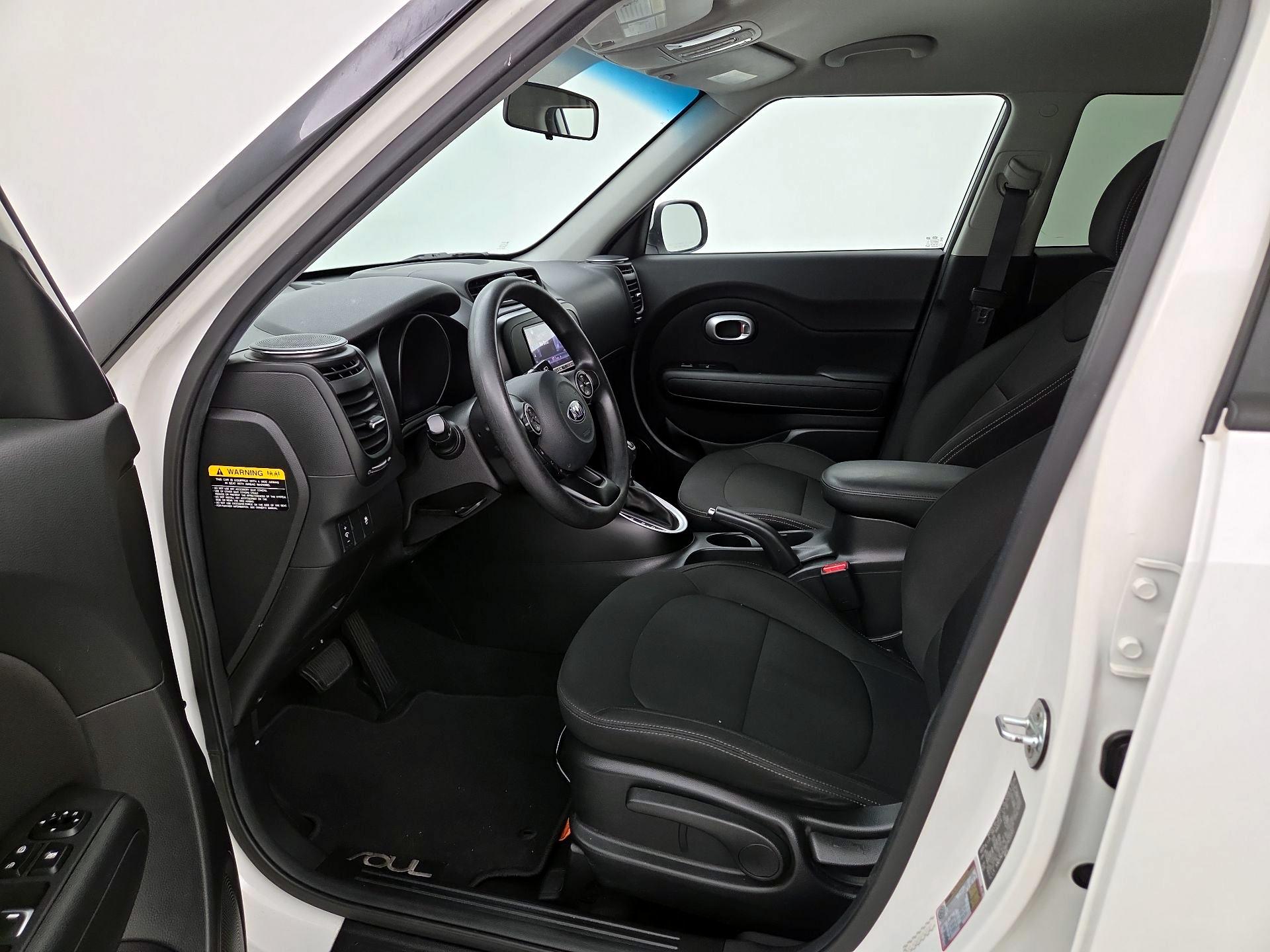 Thumbnail: 2017 Kia Soul - 11