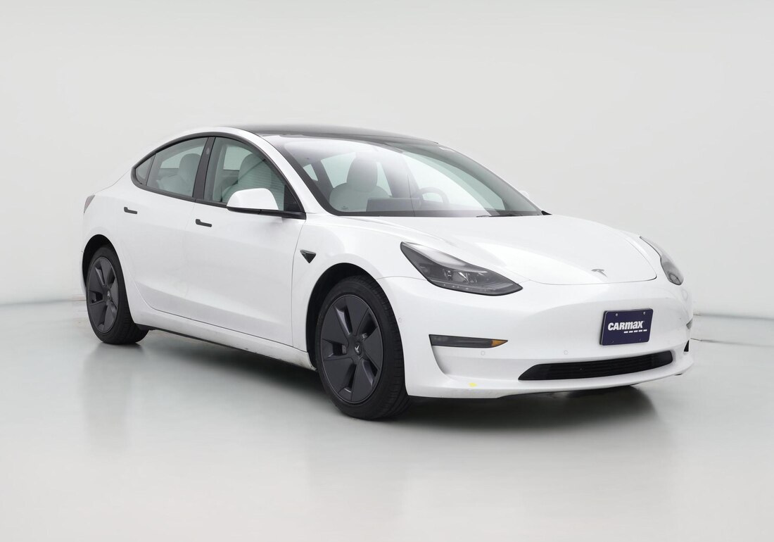 2022 Tesla Model 3 Long Range All-Wheel Drive in White — CarMax photo