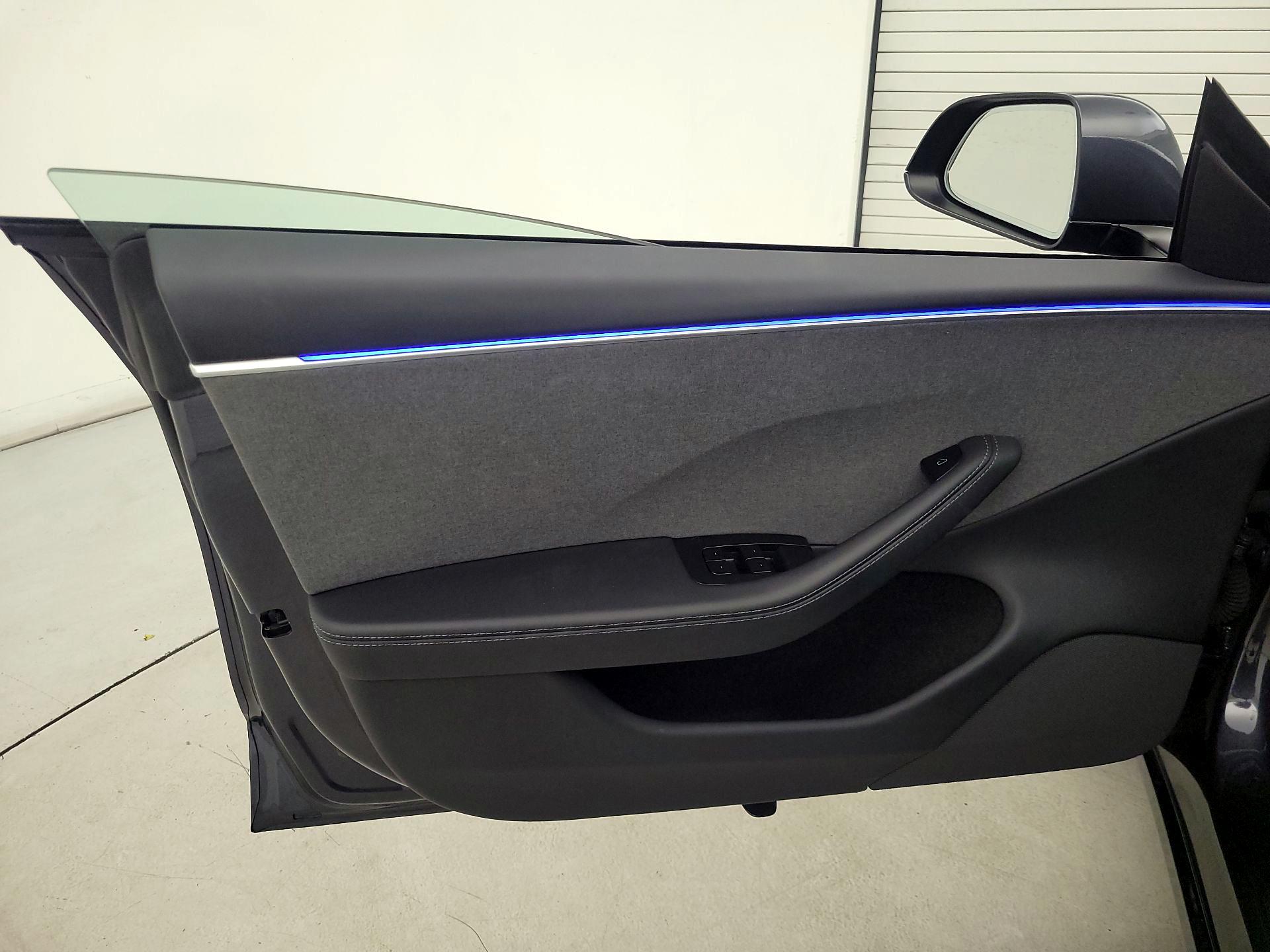 Thumbnail: 2025 Tesla Model 3 - 12