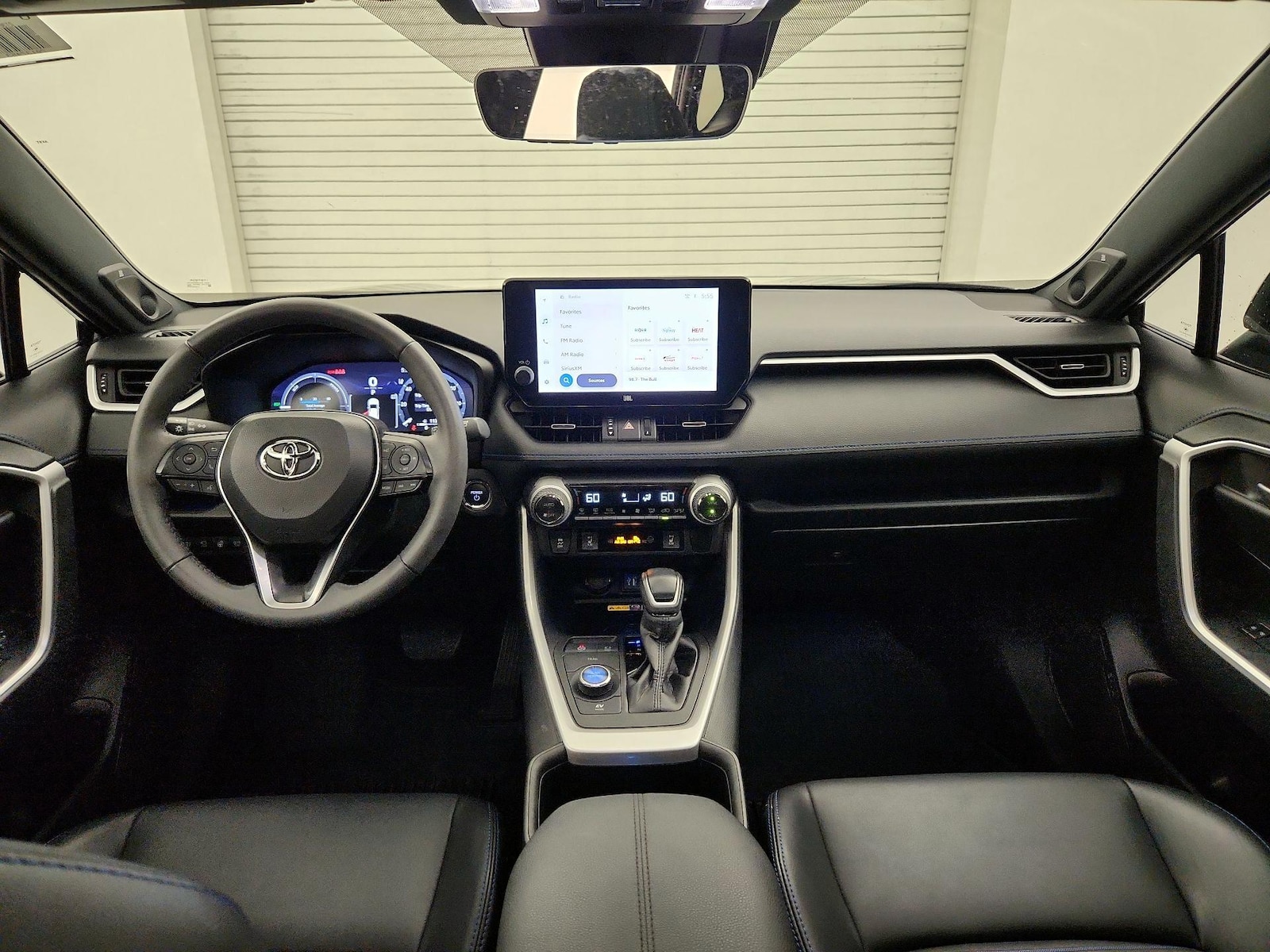 2024 Toyota RAV4 XSE - Photo 10