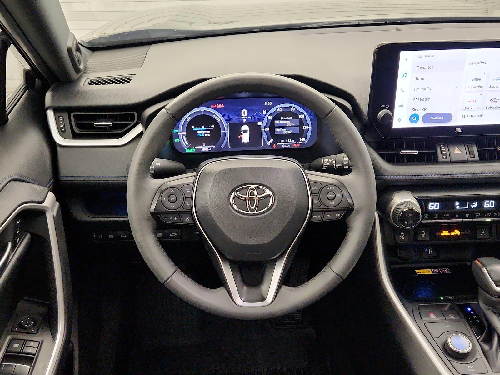 2024 Toyota RAV4 XSE - Photo 11