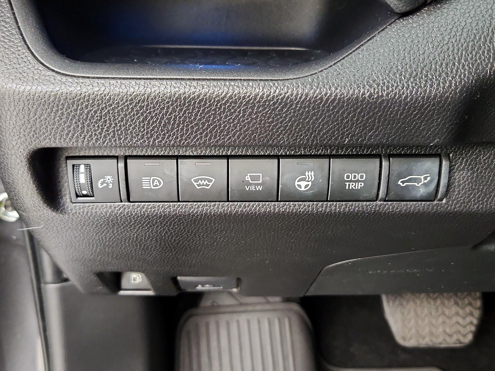2024 Toyota RAV4 XSE - Photo 14