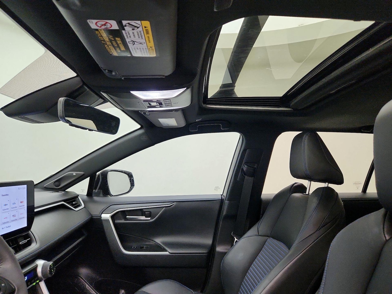 2024 Toyota RAV4 XSE - Photo 20