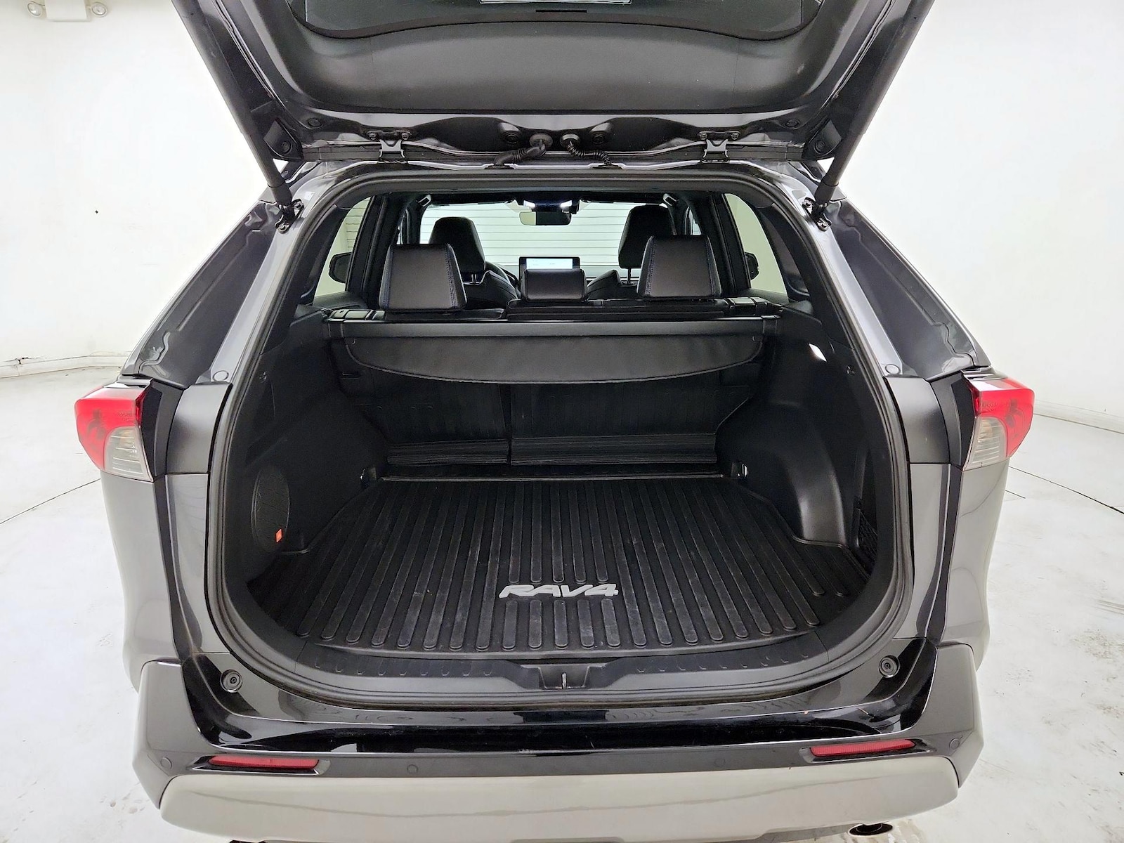 2024 Toyota RAV4 XSE - Photo 22