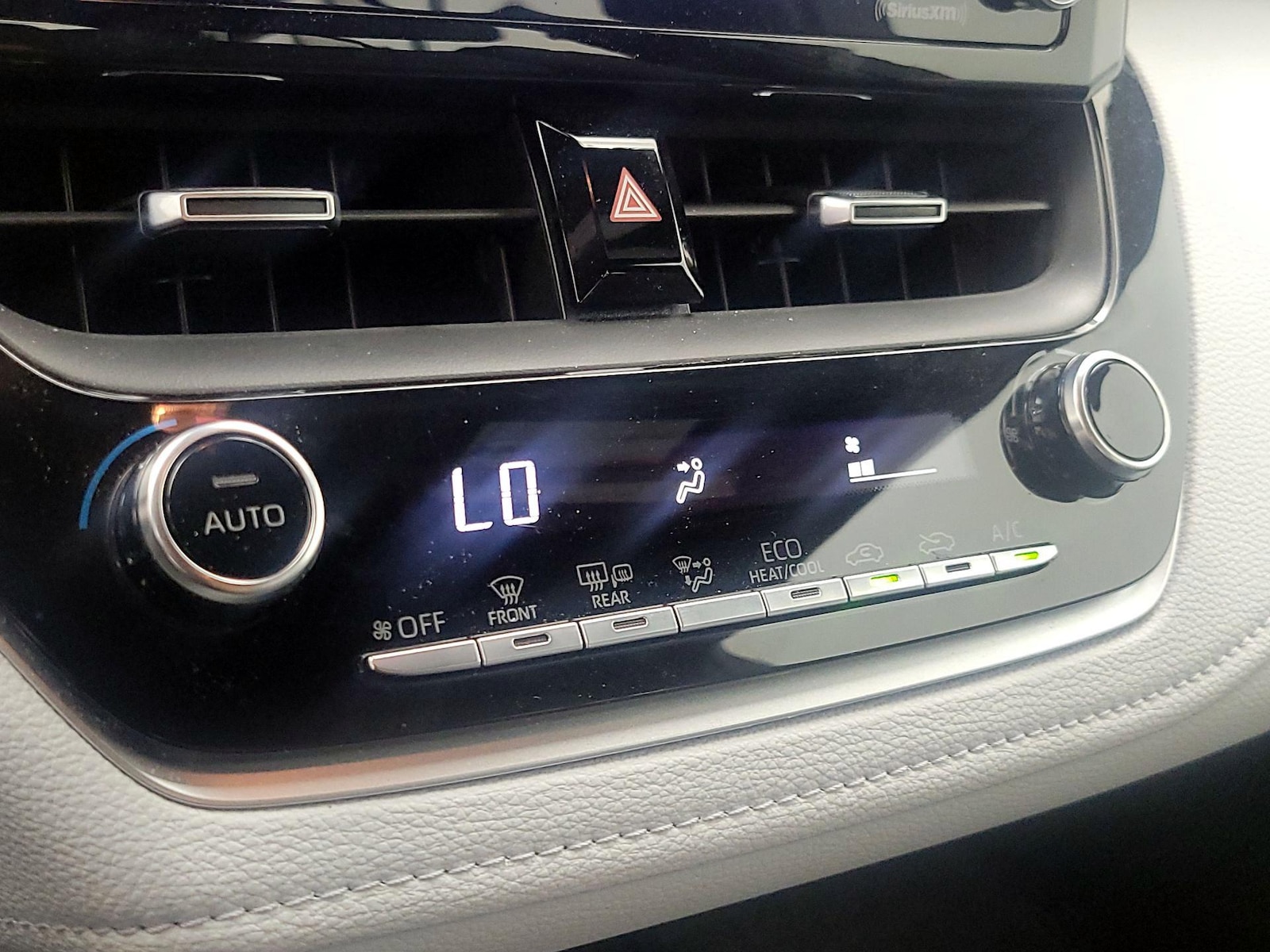 2022 Toyota Corolla SE - Photo 16