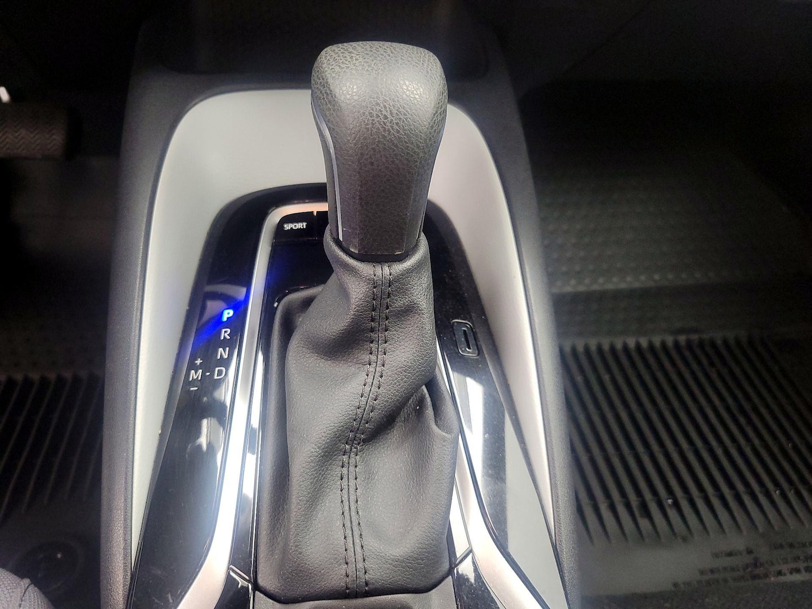 2022 Toyota Corolla SE - Photo 17