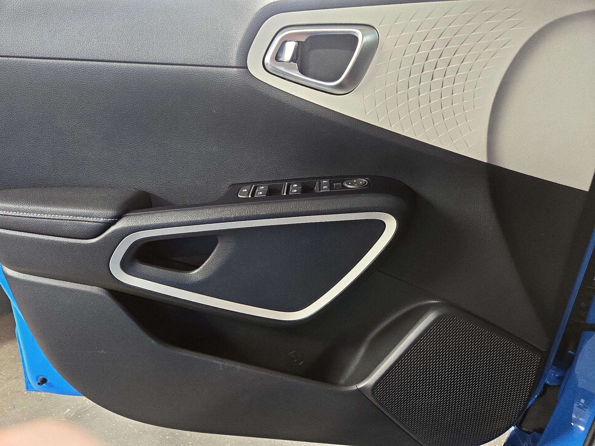 Thumbnail: 2023 Kia Soul - 12