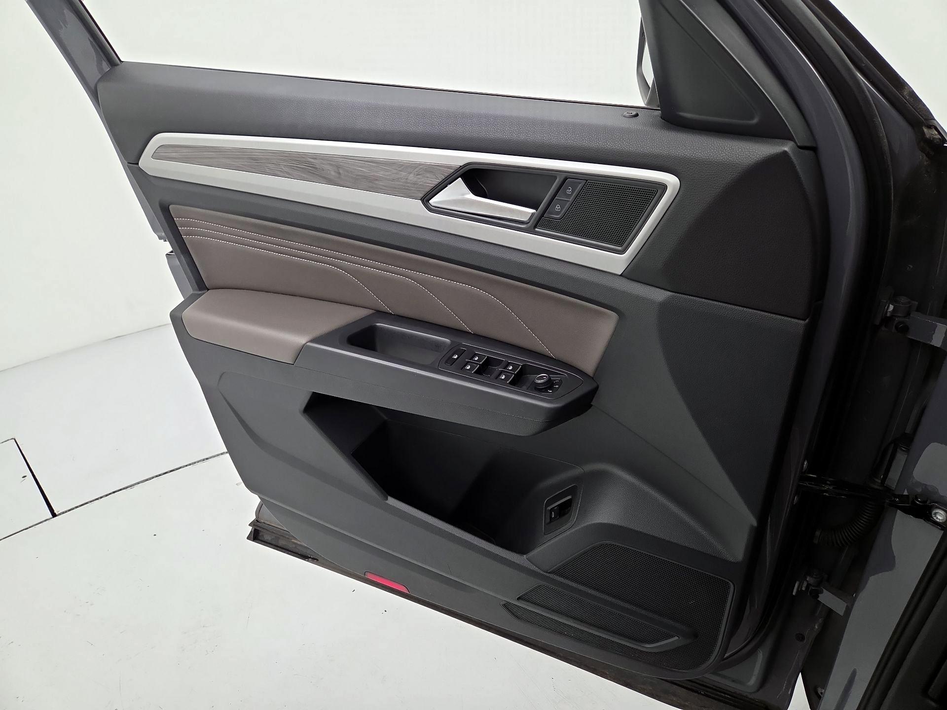 Thumbnail: 2021 Volkswagen Atlas - 12