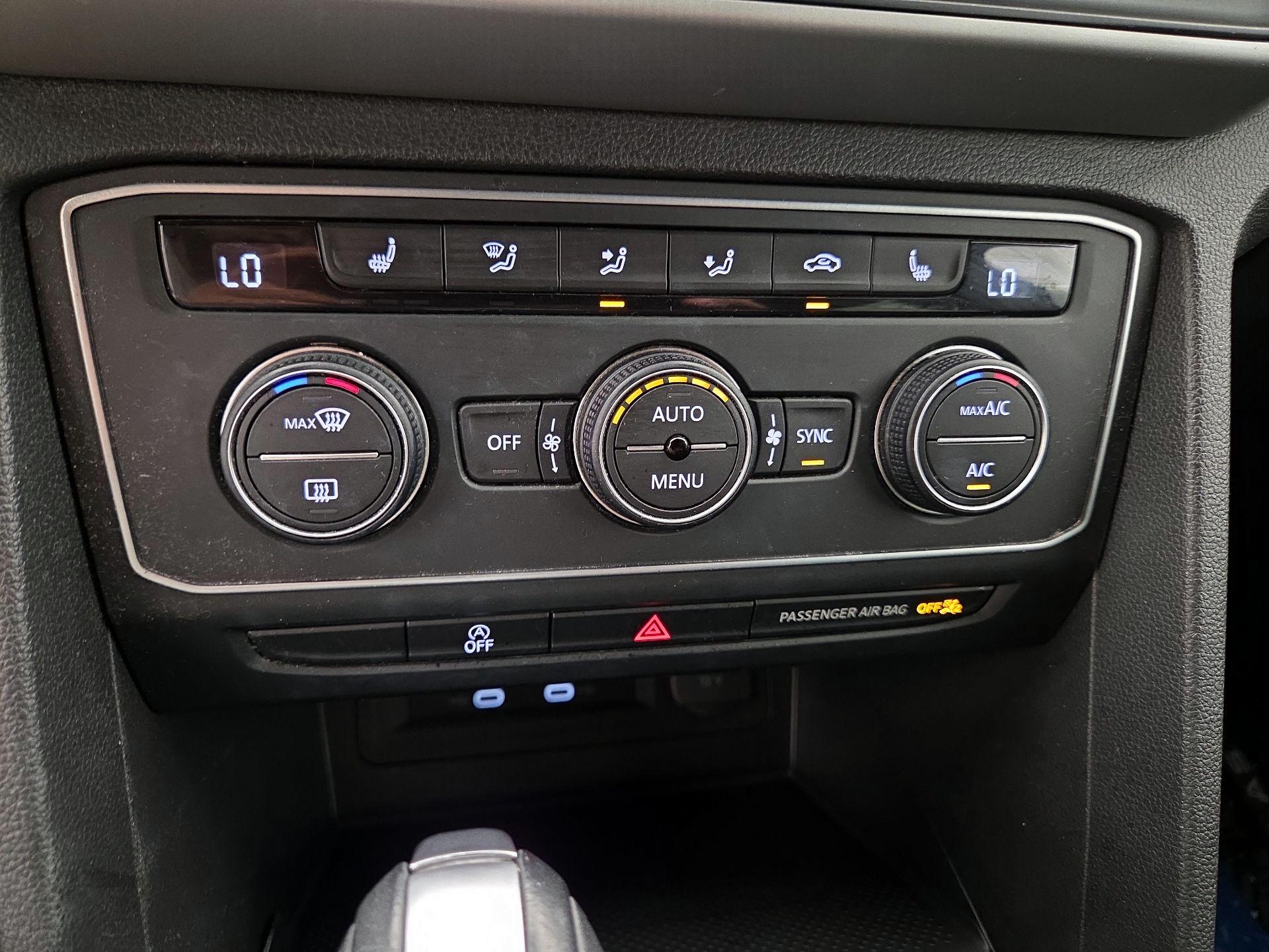 Thumbnail: 2021 Volkswagen Atlas - 16