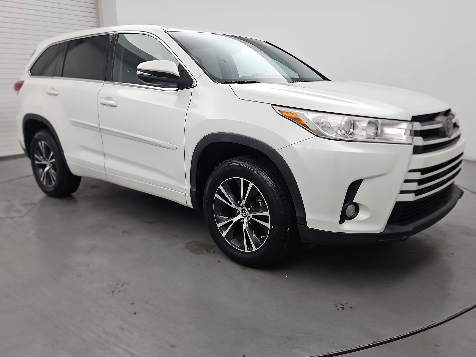 Thumbnail: 2017 Toyota Highlander - 1