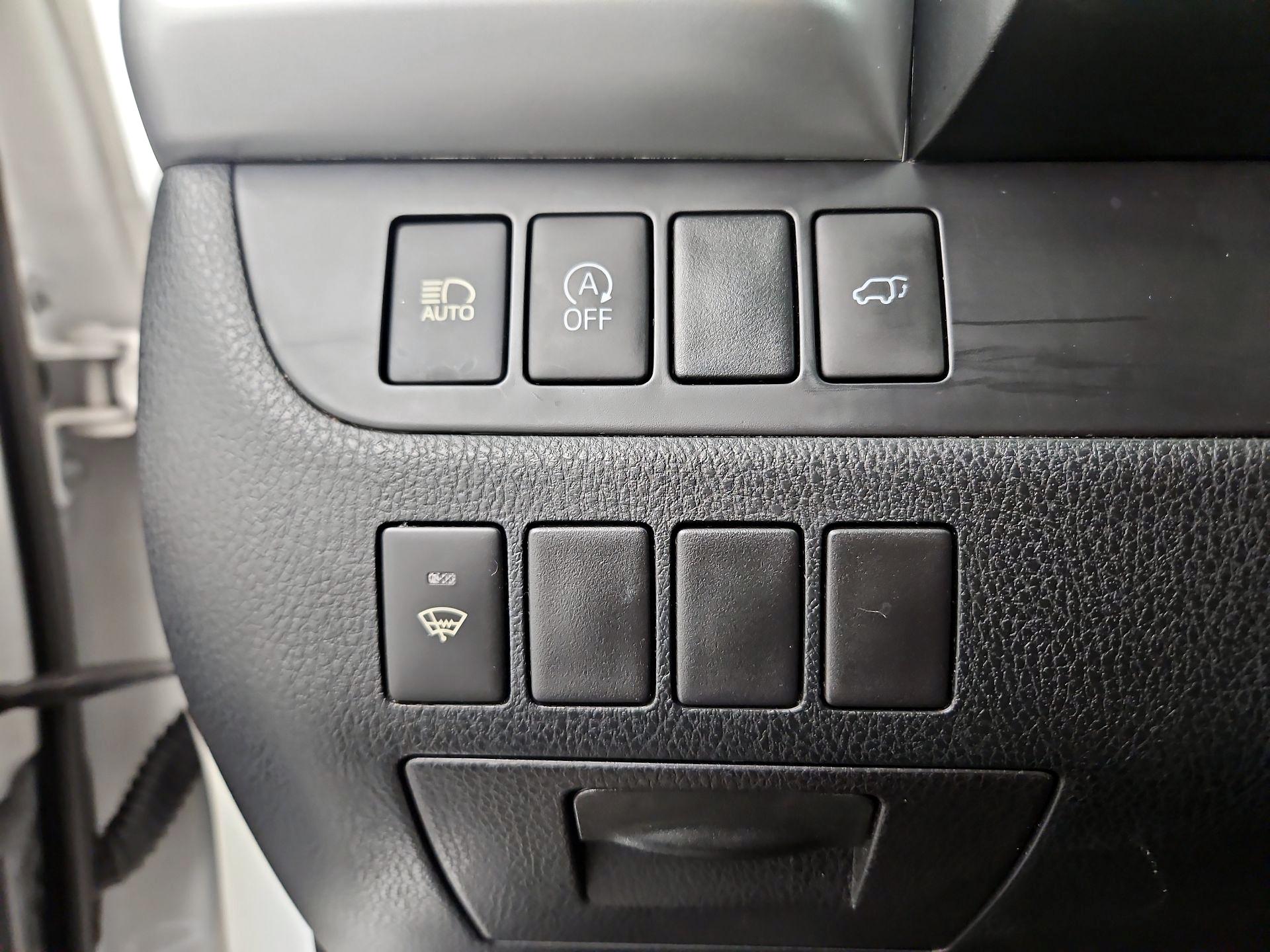 Thumbnail: 2017 Toyota Highlander - 11
