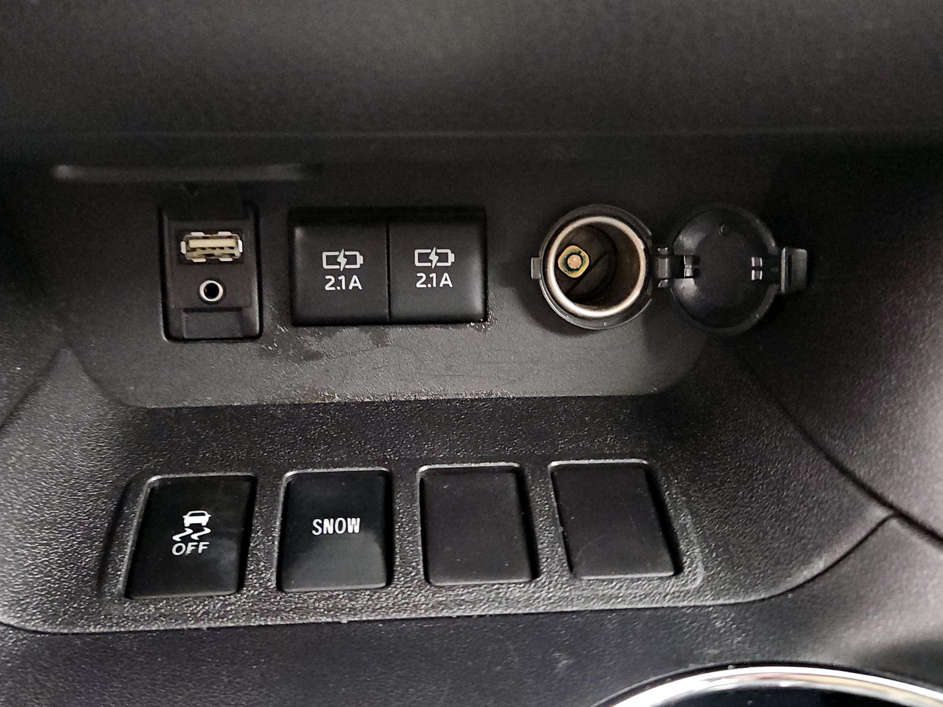 Thumbnail: 2017 Toyota Highlander - 16