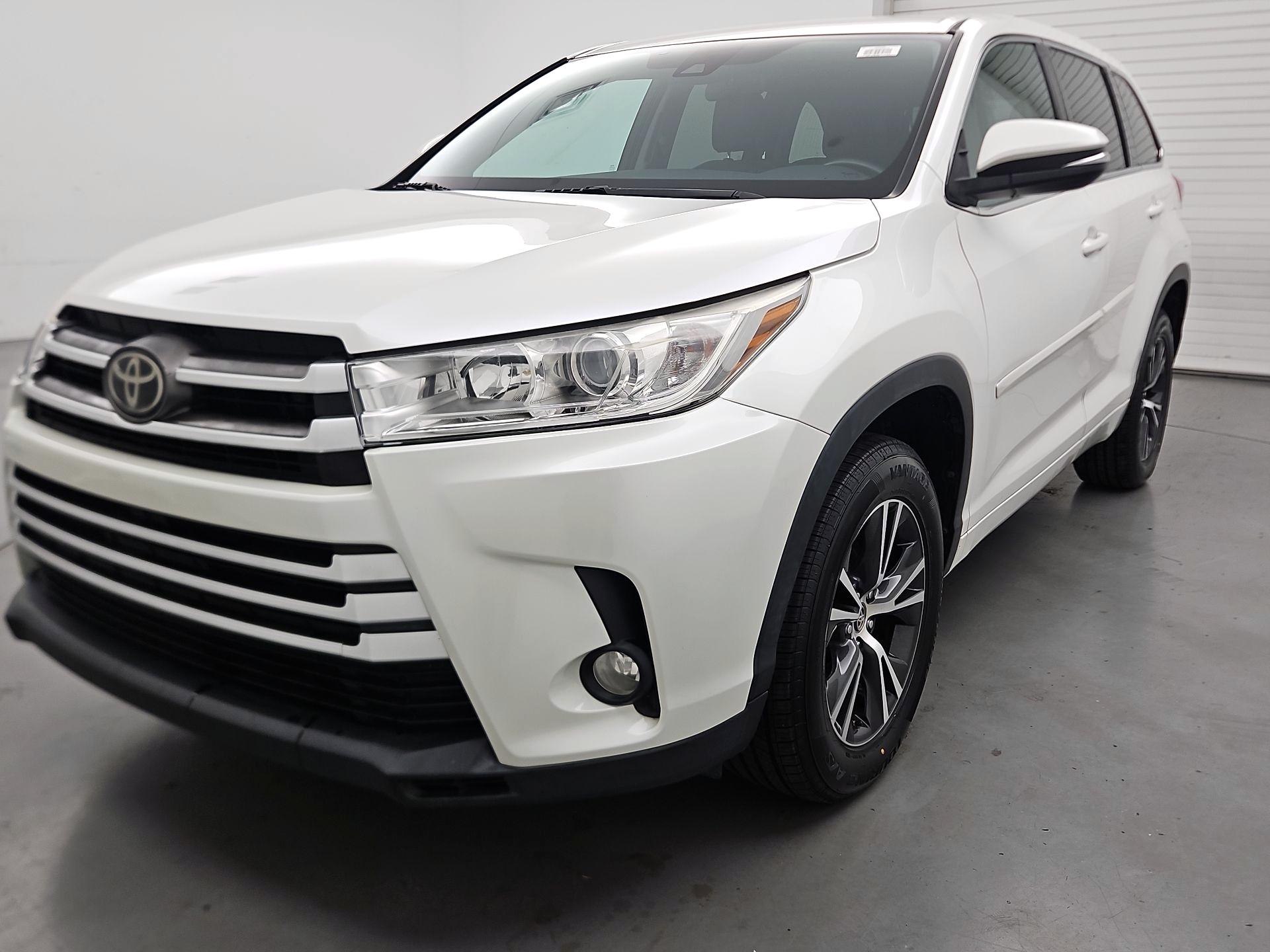 Thumbnail: 2017 Toyota Highlander - 3