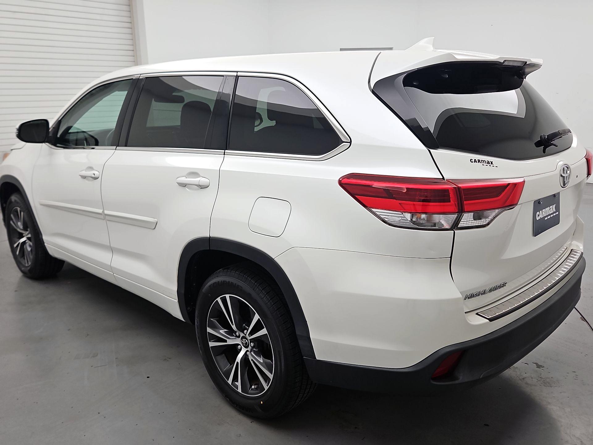 Thumbnail: 2017 Toyota Highlander - 7