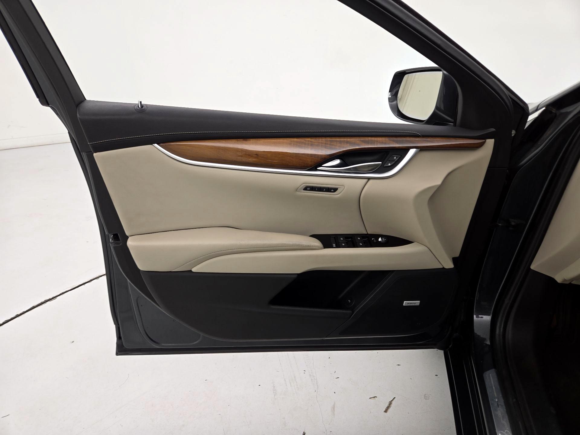 Thumbnail: 2018 Cadillac XTS - 12