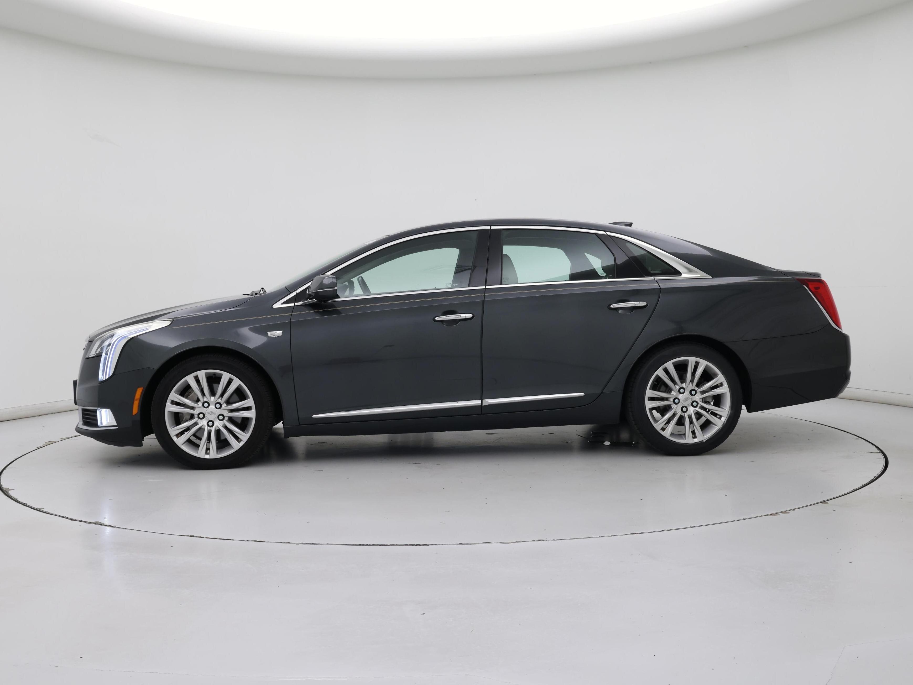 Thumbnail: 2018 Cadillac XTS - 3