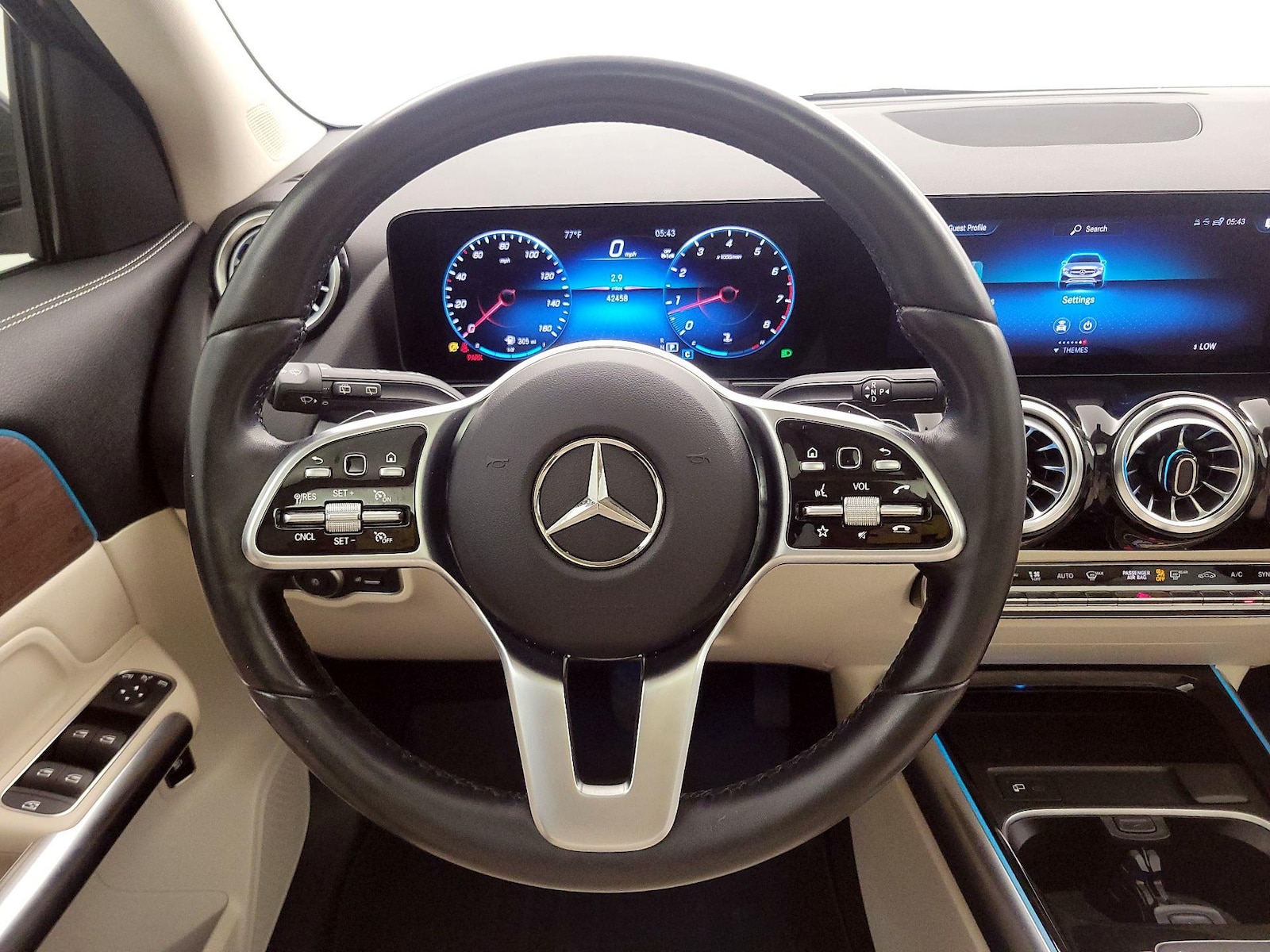 2023 Mercedes-Benz GLA Base - Photo 11