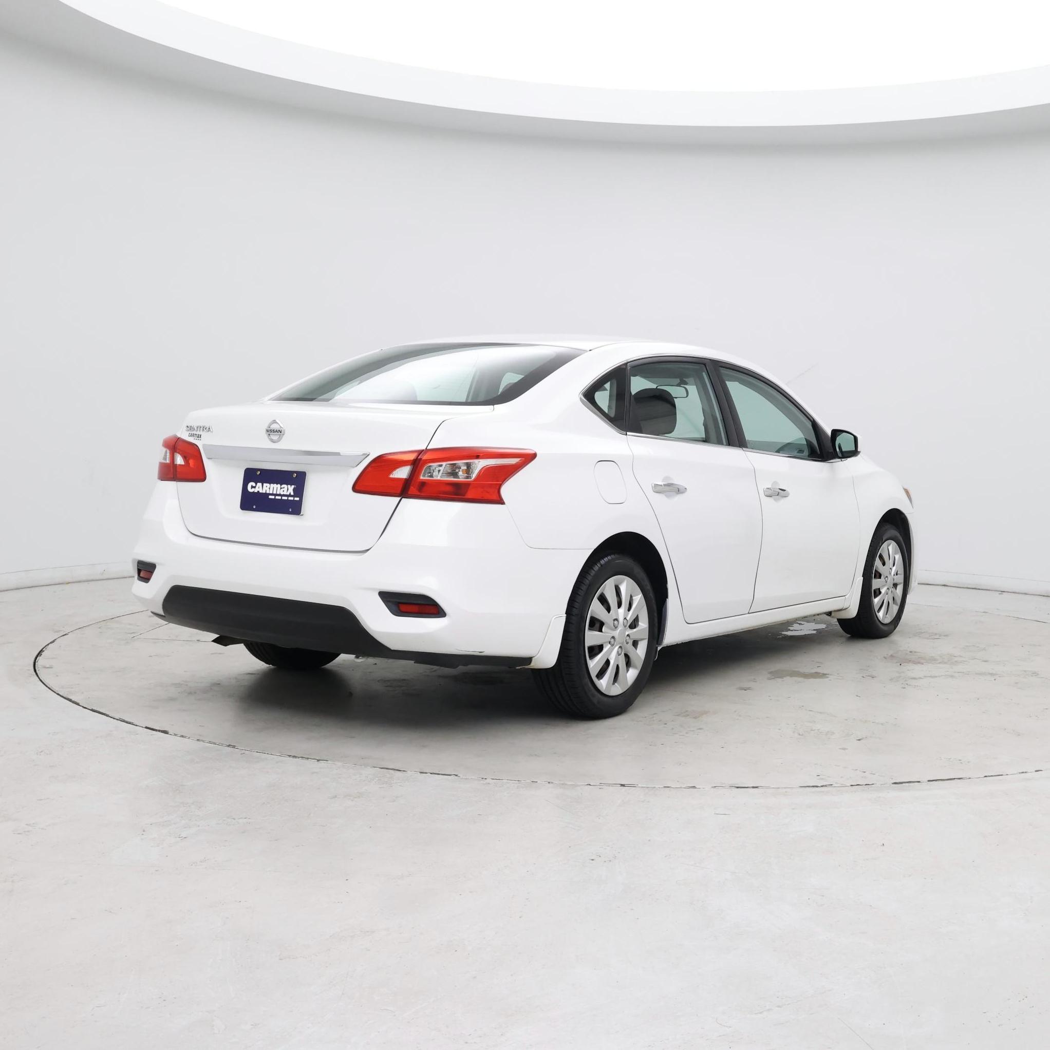 Thumbnail: 2017 Nissan Sentra - 8