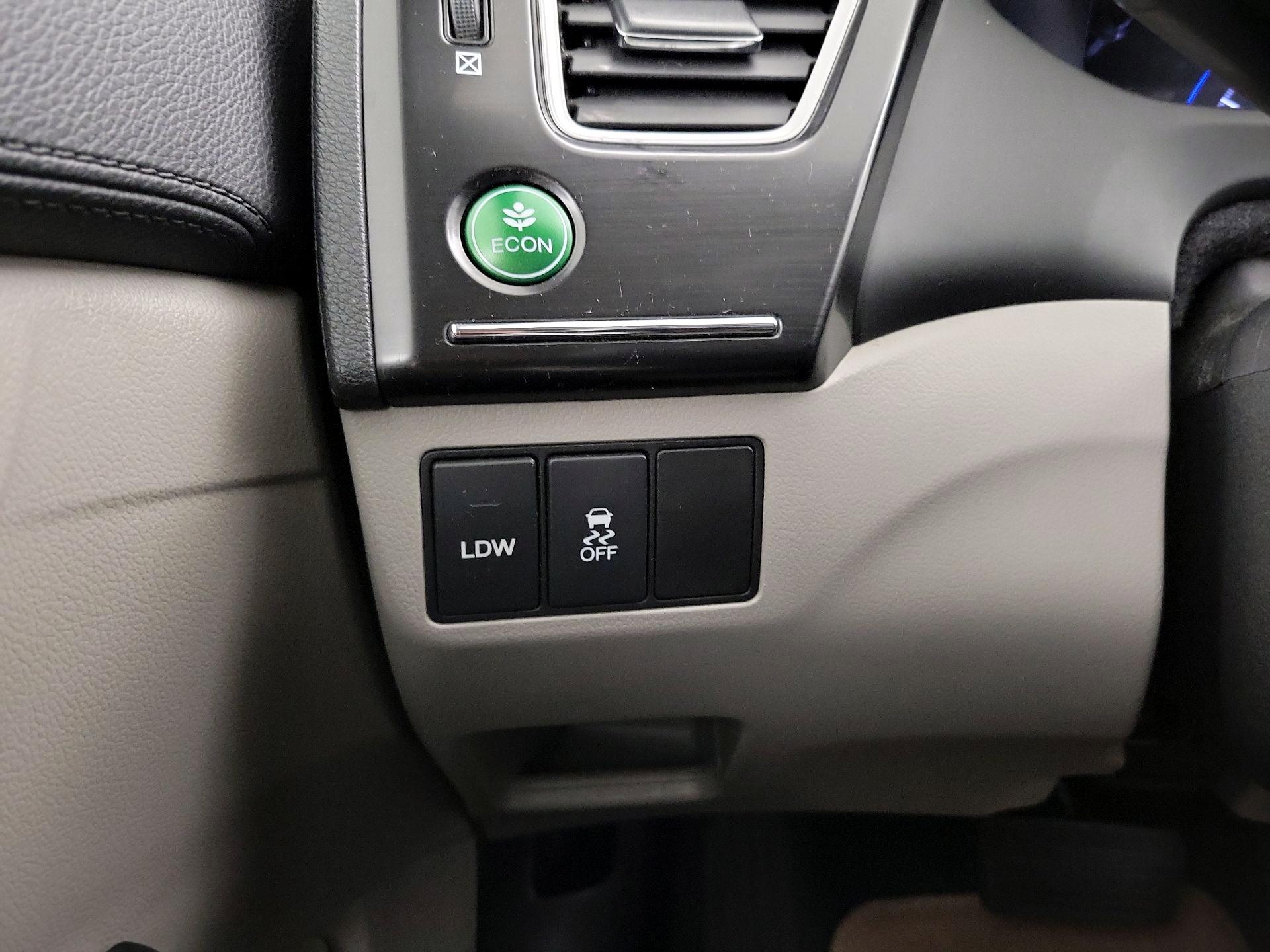 Thumbnail: 2015 Honda Civic - 13