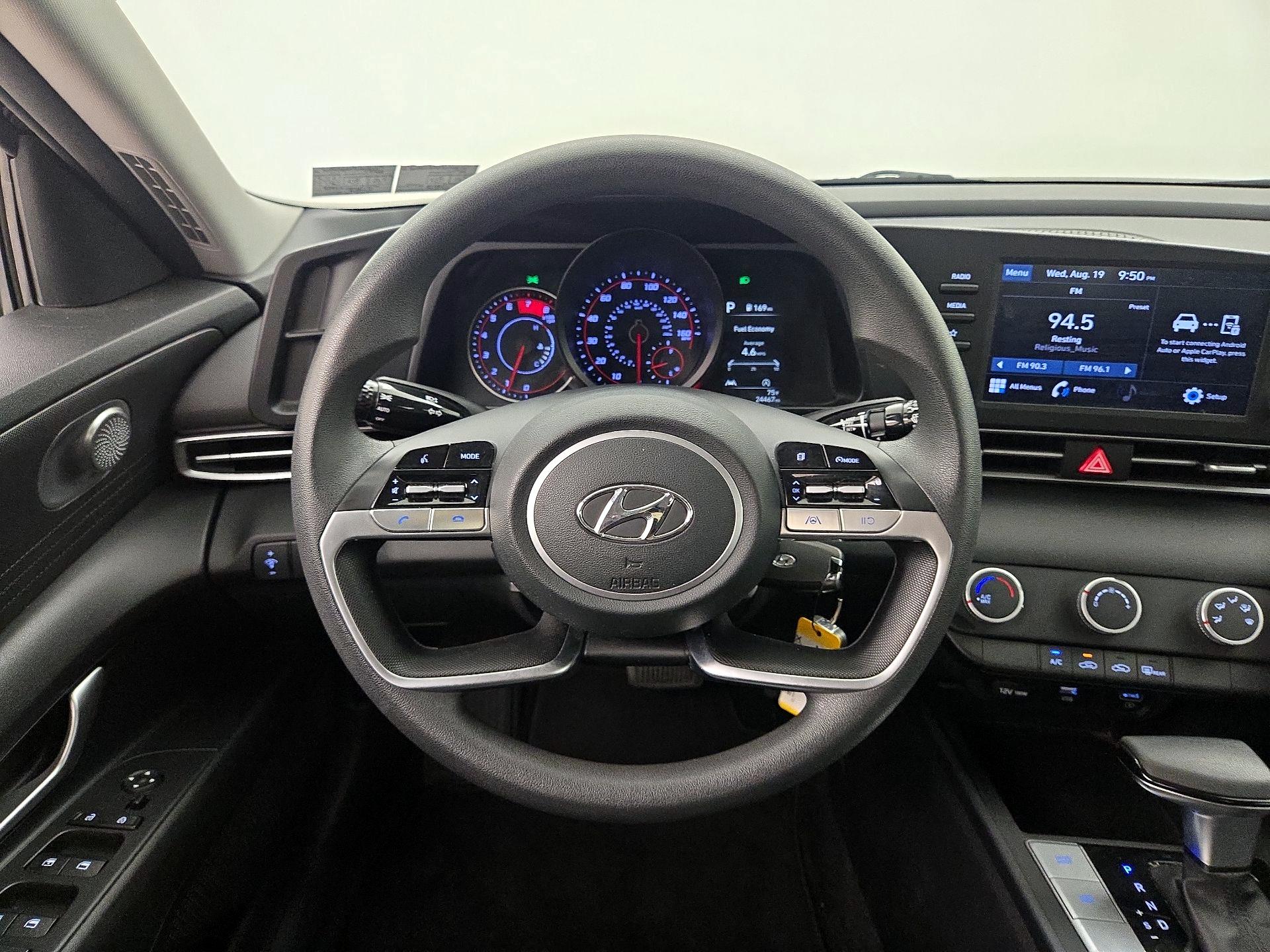 Thumbnail: 2022 Hyundai Elantra - 10