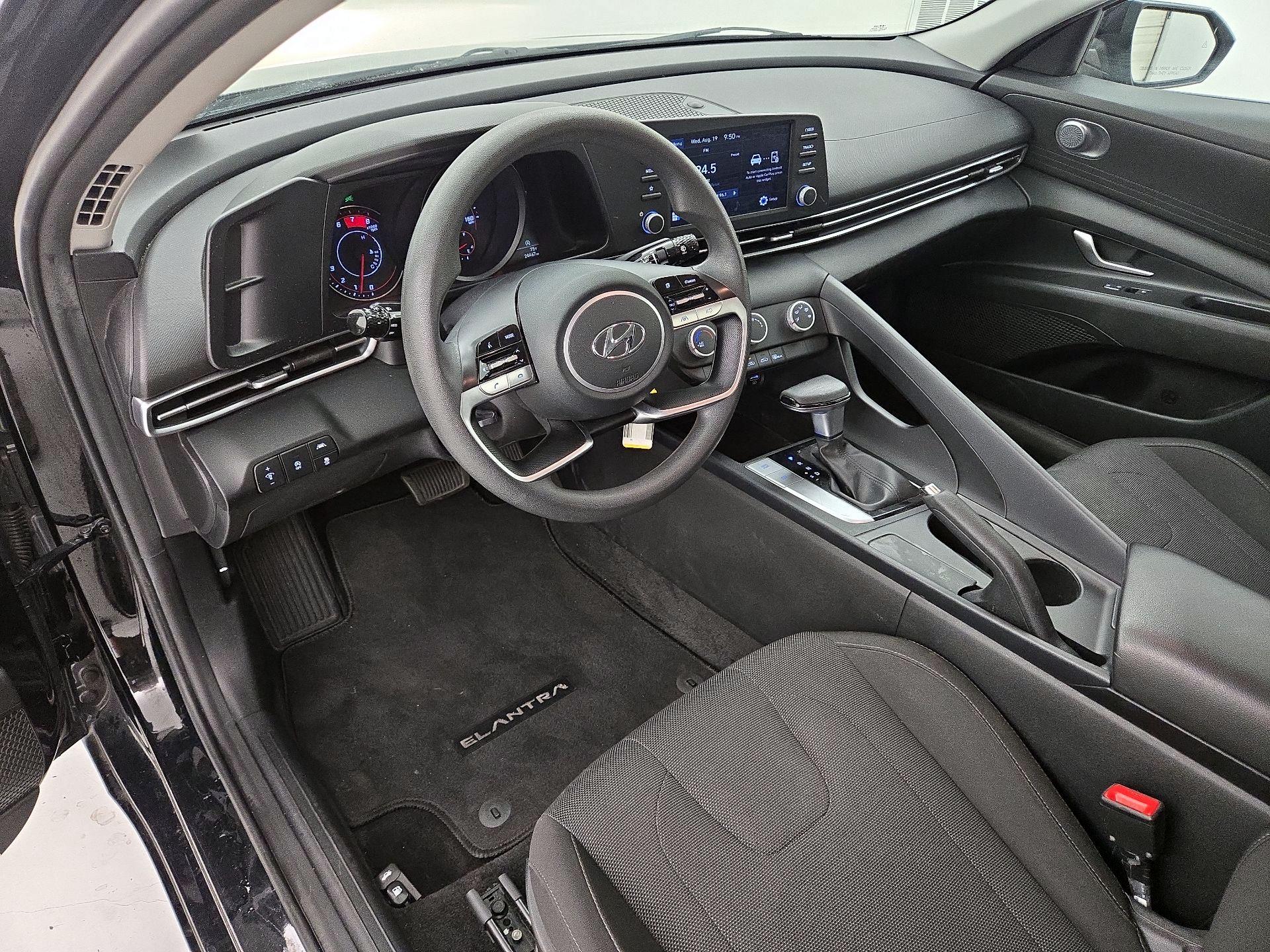 Thumbnail: 2022 Hyundai Elantra - 11