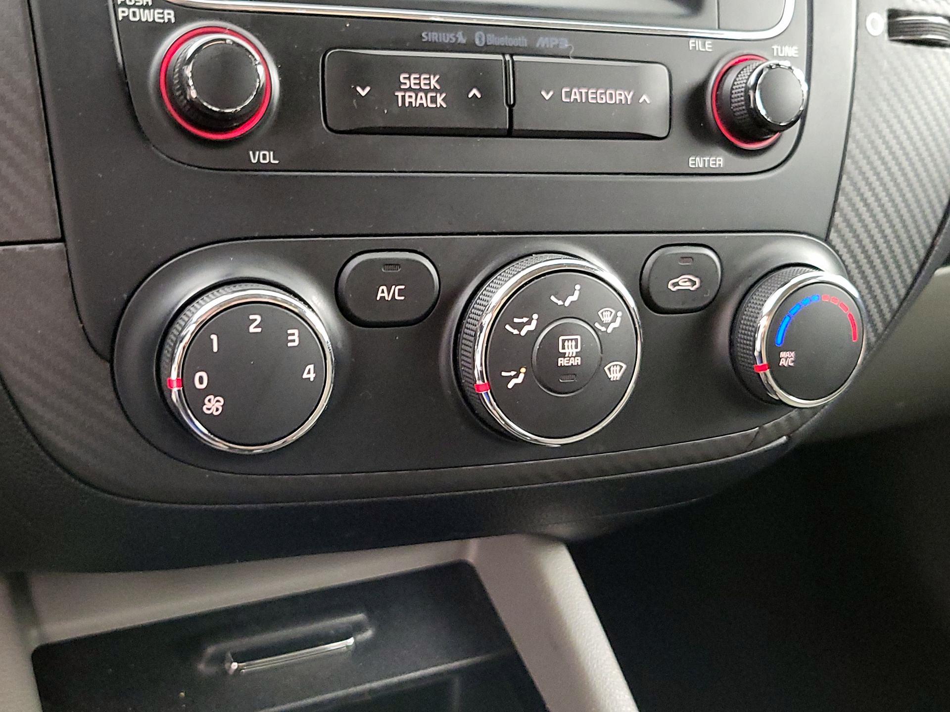 Thumbnail: 2014 Kia Forte - 16