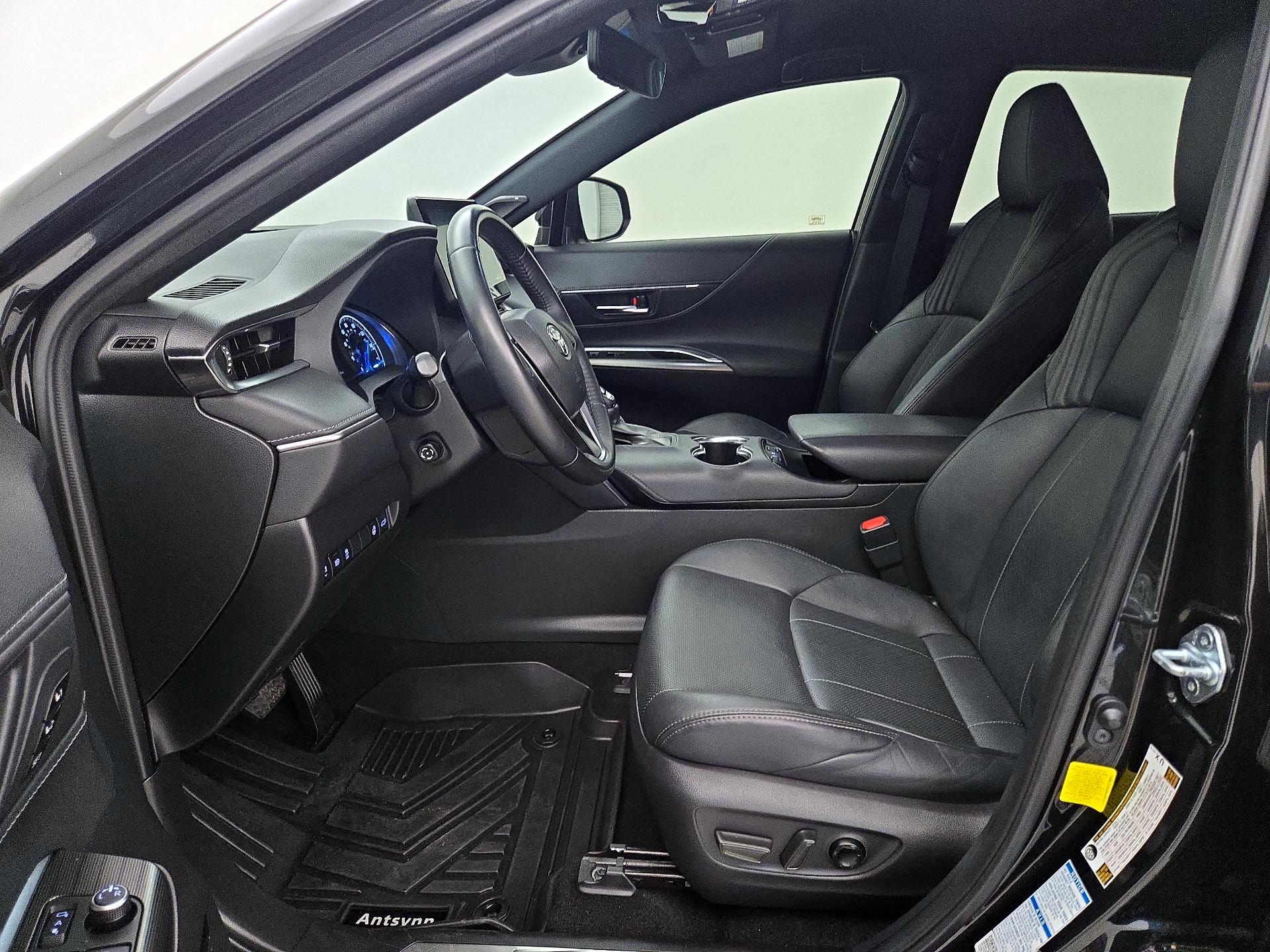 Thumbnail: 2021 Toyota Venza - 11