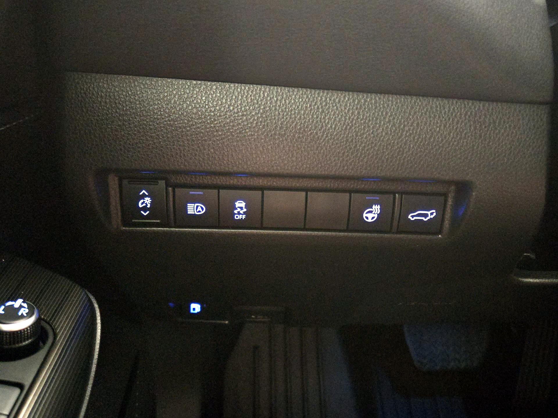 Thumbnail: 2021 Toyota Venza - 13