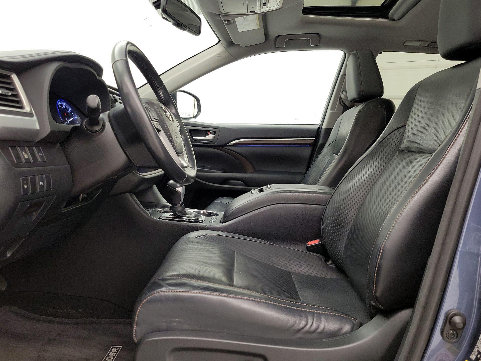 Thumbnail: 2015 Toyota Highlander - 11