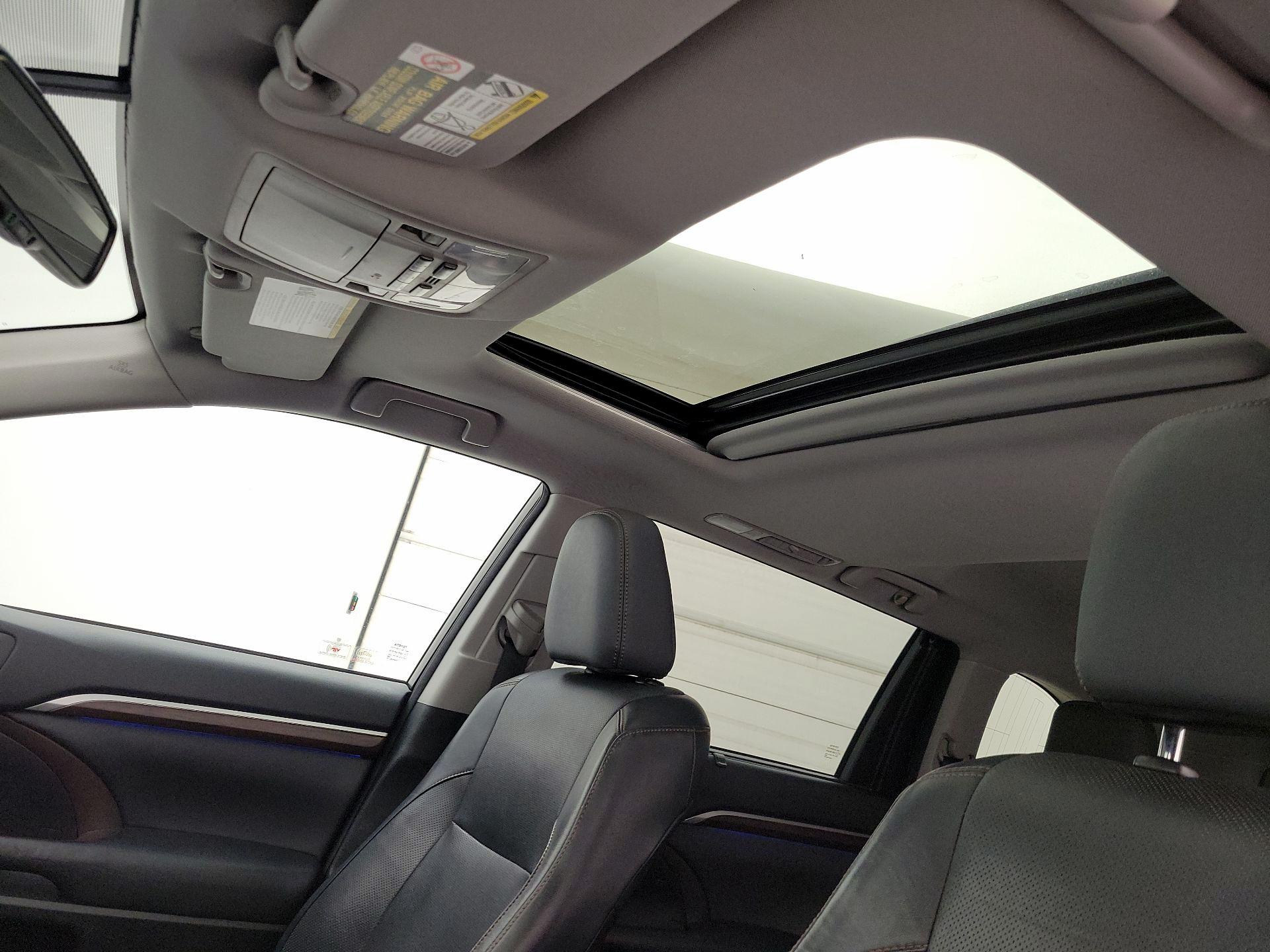 Thumbnail: 2015 Toyota Highlander - 19