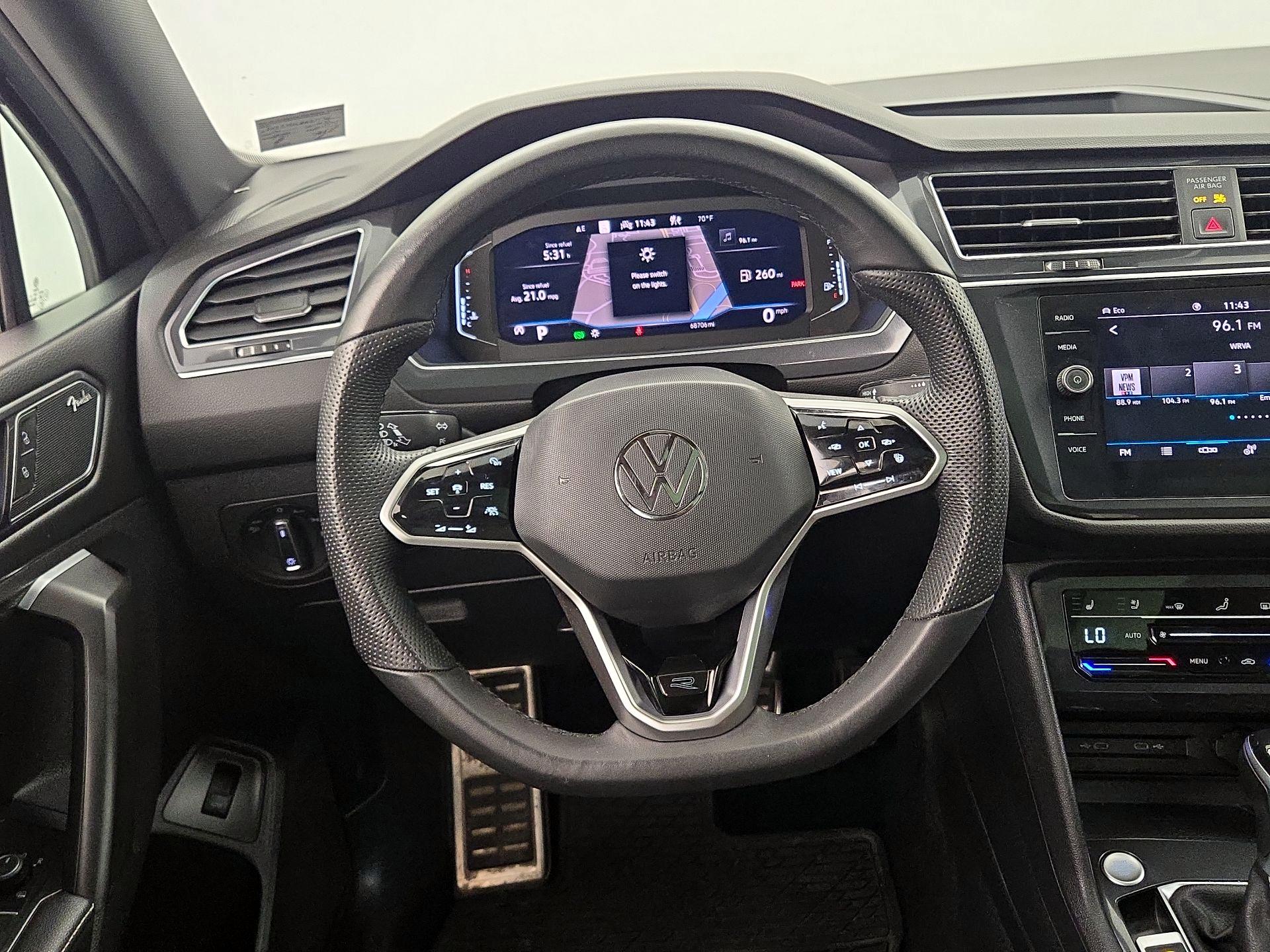 Thumbnail: 2022 Volkswagen Tiguan - 10