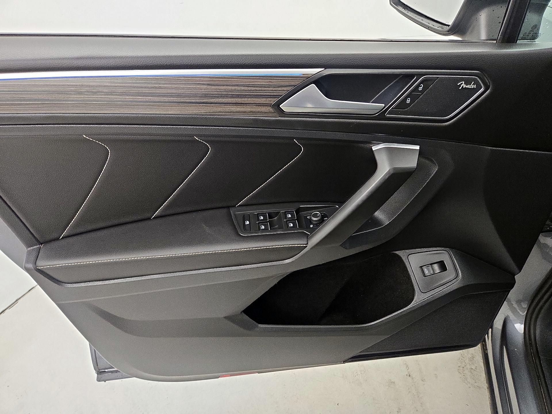 Thumbnail: 2022 Volkswagen Tiguan - 12