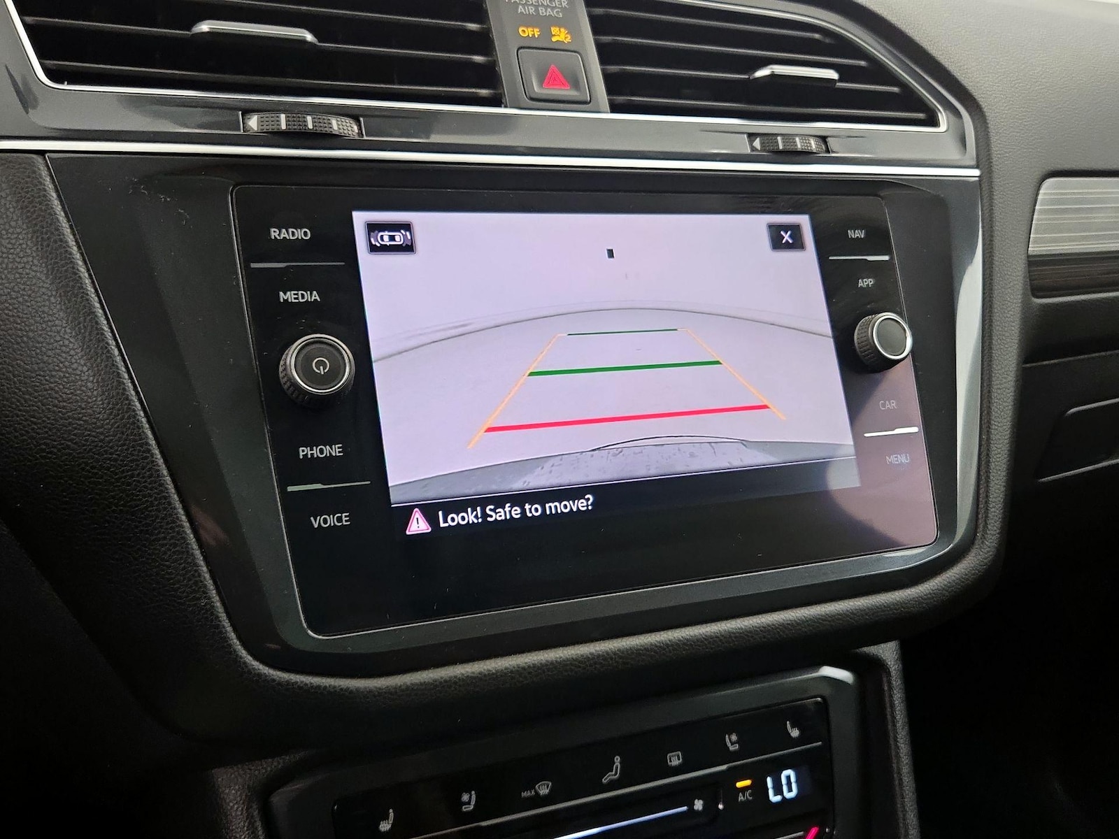 2022 Volkswagen Tiguan SEL R-LINE - Photo 16