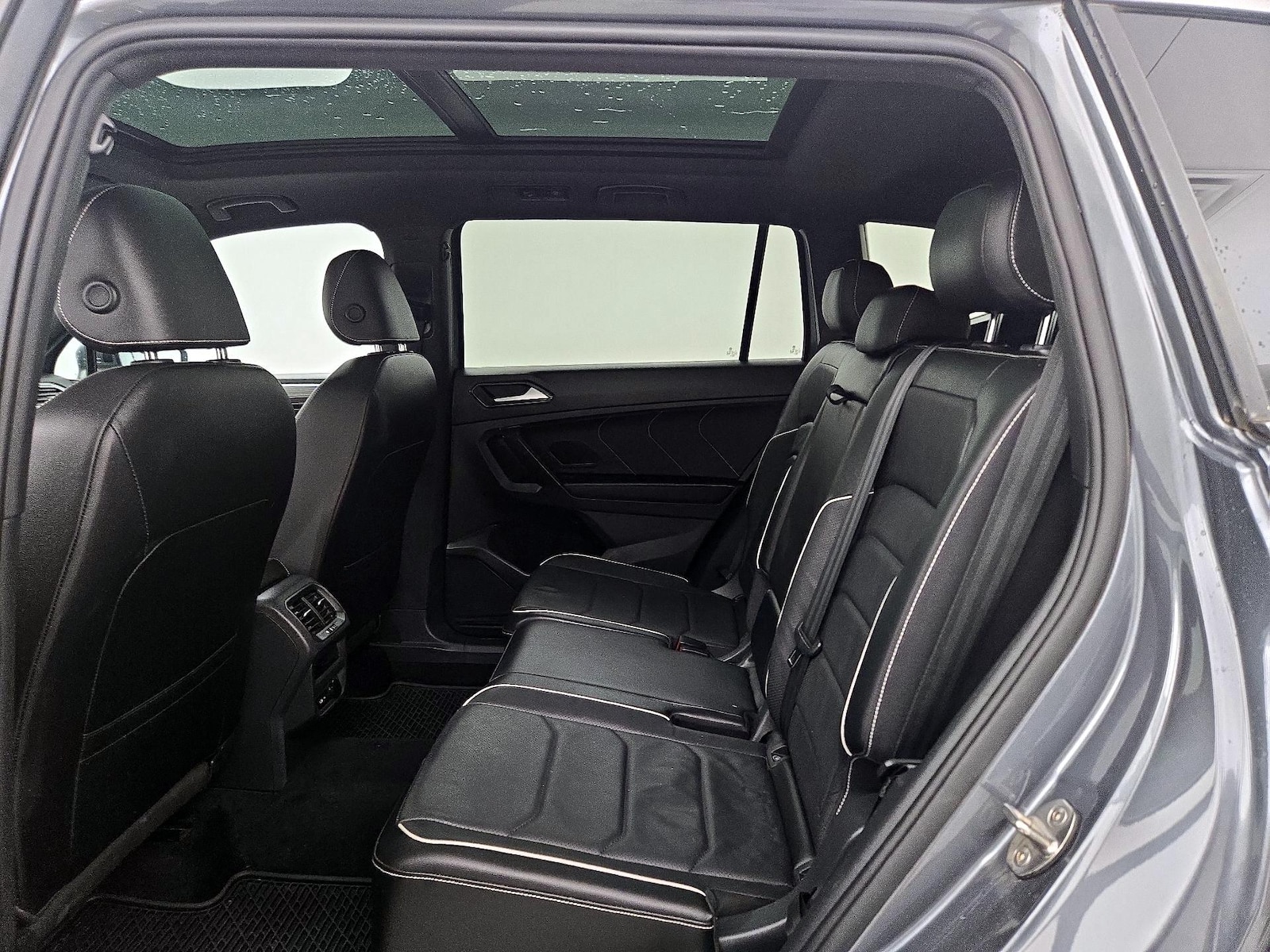 2022 Volkswagen Tiguan SEL R-LINE - Photo 22