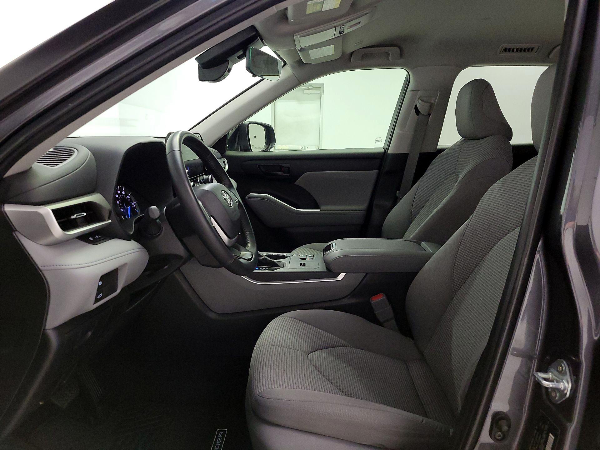 Thumbnail: 2024 Toyota Highlander - 11