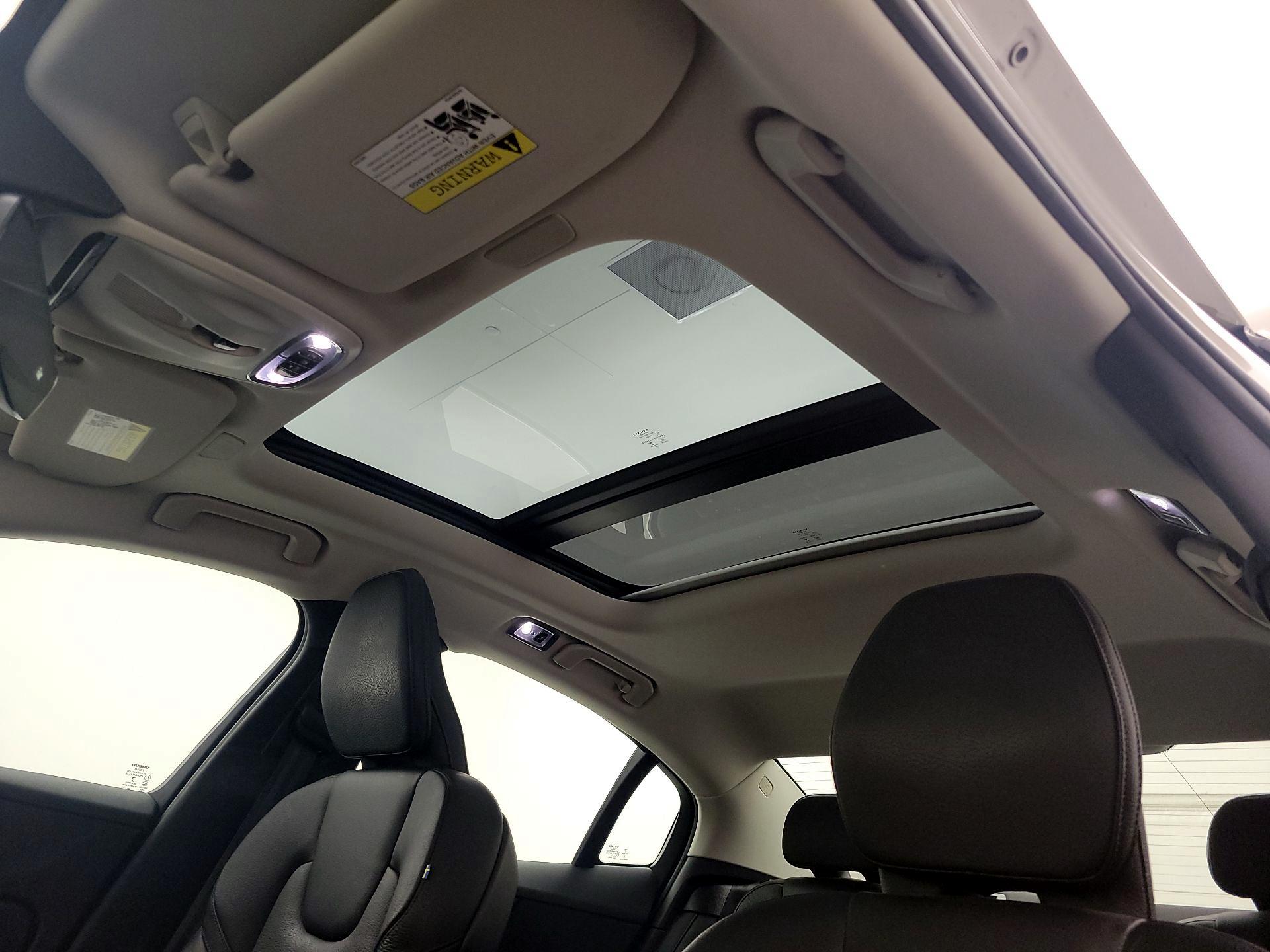 Thumbnail: 2021 Volvo S60 - 20